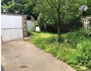 Photo 4 of 26 Waverley Road, Toronto, The Beaches — HOMEH