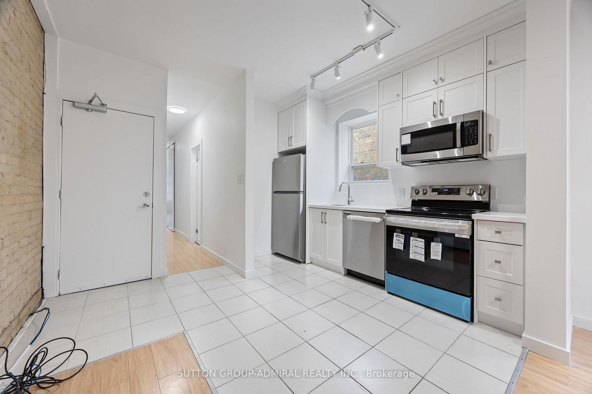 Photo 10 of Unit 3, 1969 Queen Street E, Toronto, The Beaches — HOMEH