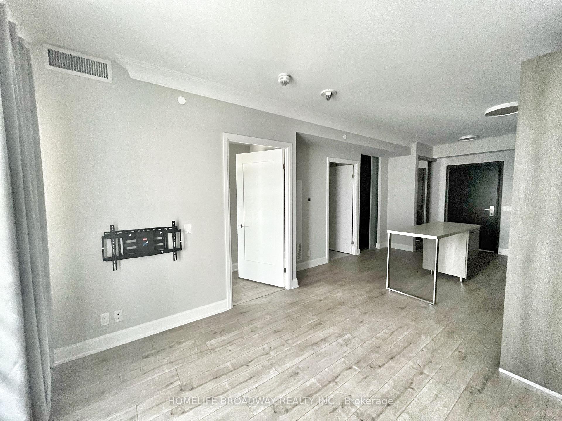 Photo 6 of Unit 827, 38 Water Walk Drive, Markham, Unionville — HOMEH