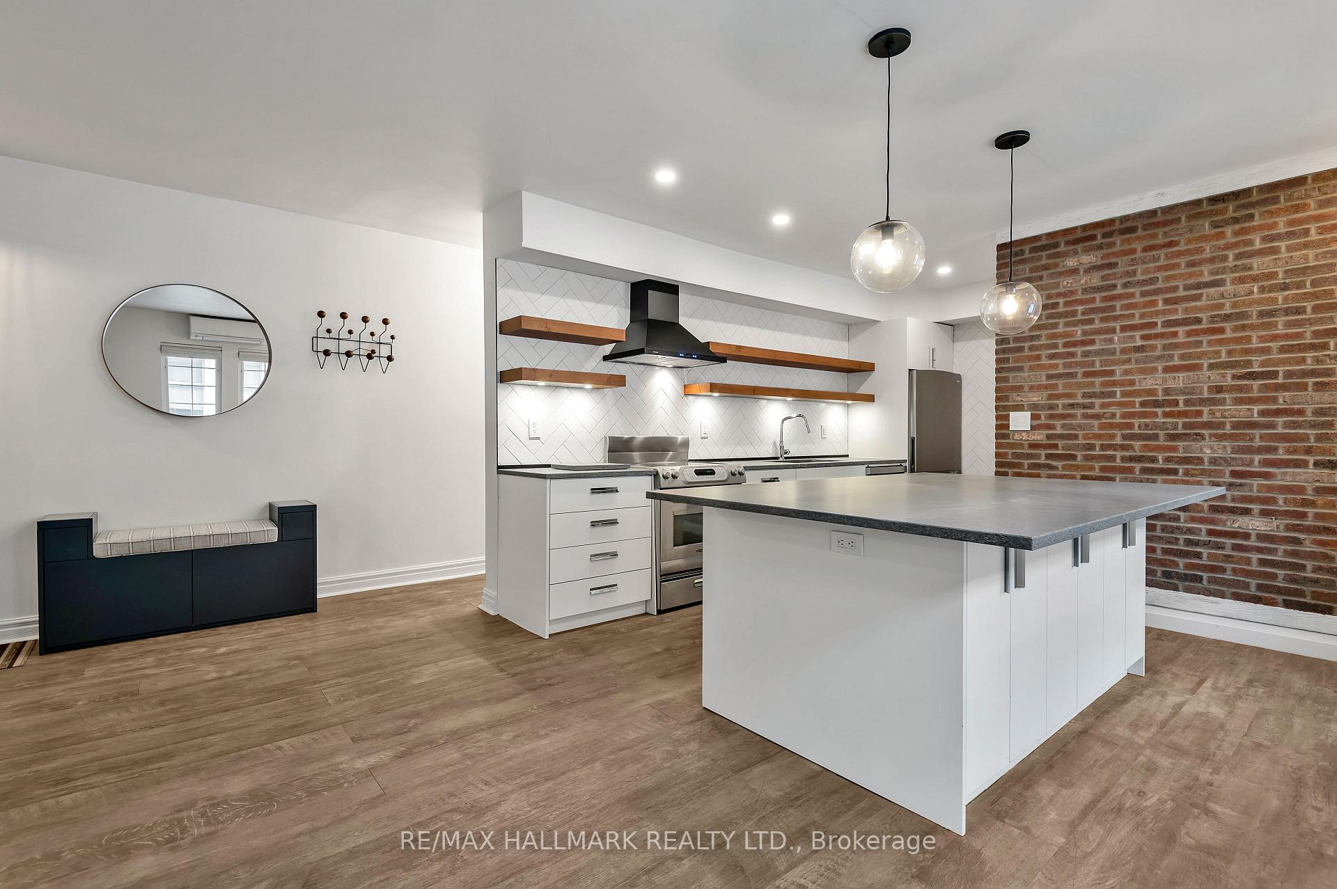 Photo 14 of Unit upper, 28 Wineva Avenue, Toronto, The Beaches — HOMEH