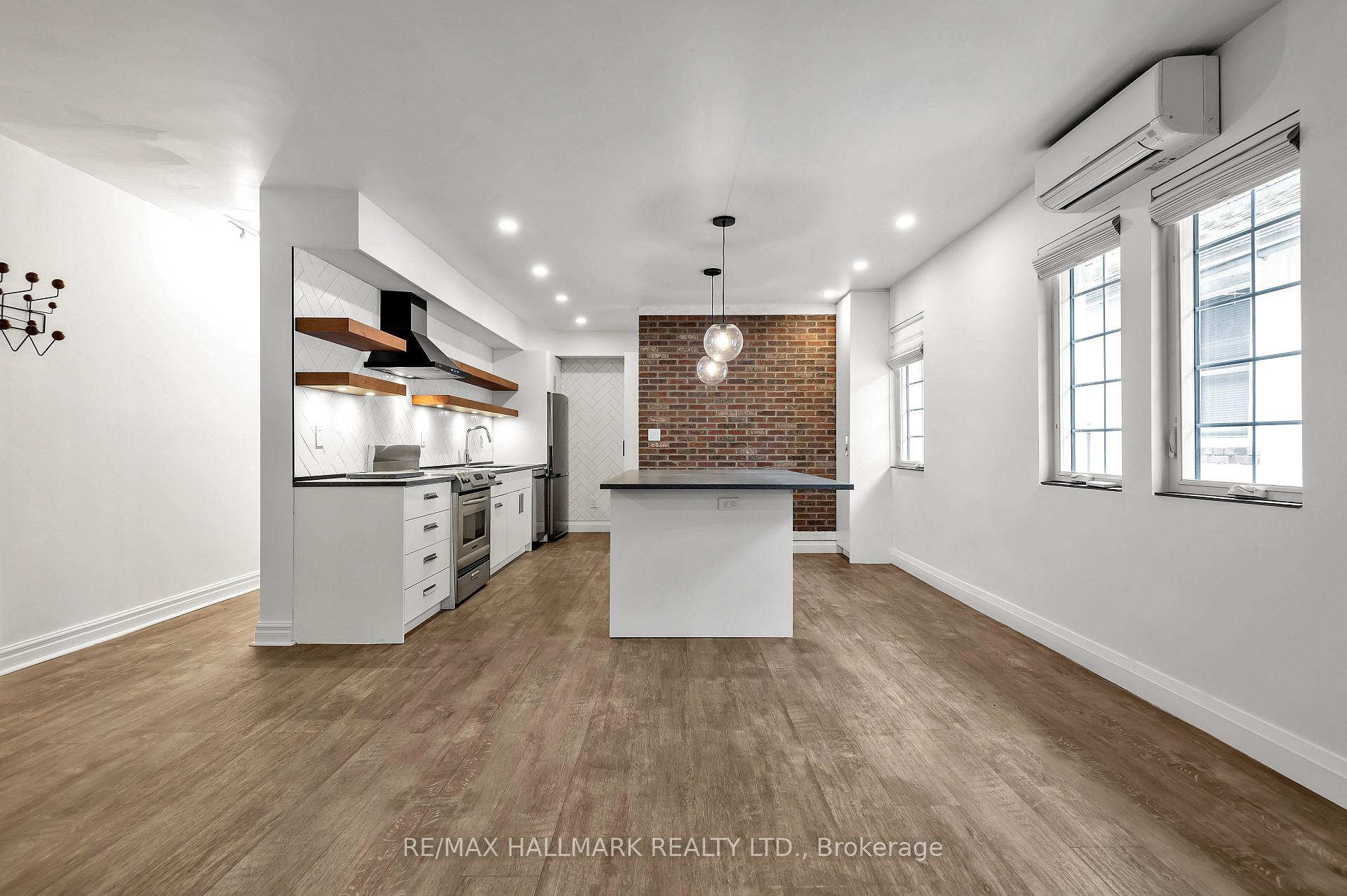 Photo 2 of Unit upper, 28 Wineva Avenue, Toronto, The Beaches — HOMEH