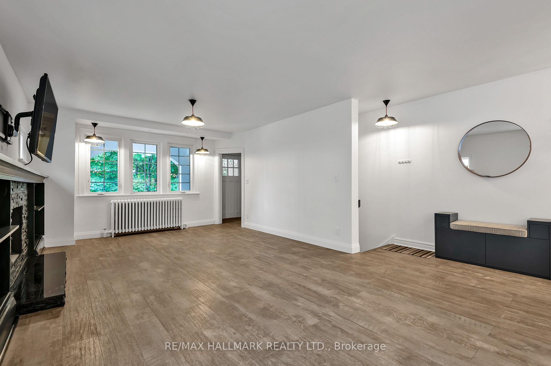 Photo 18 of Unit upper, 28 Wineva Avenue, Toronto, The Beaches — HOMEH