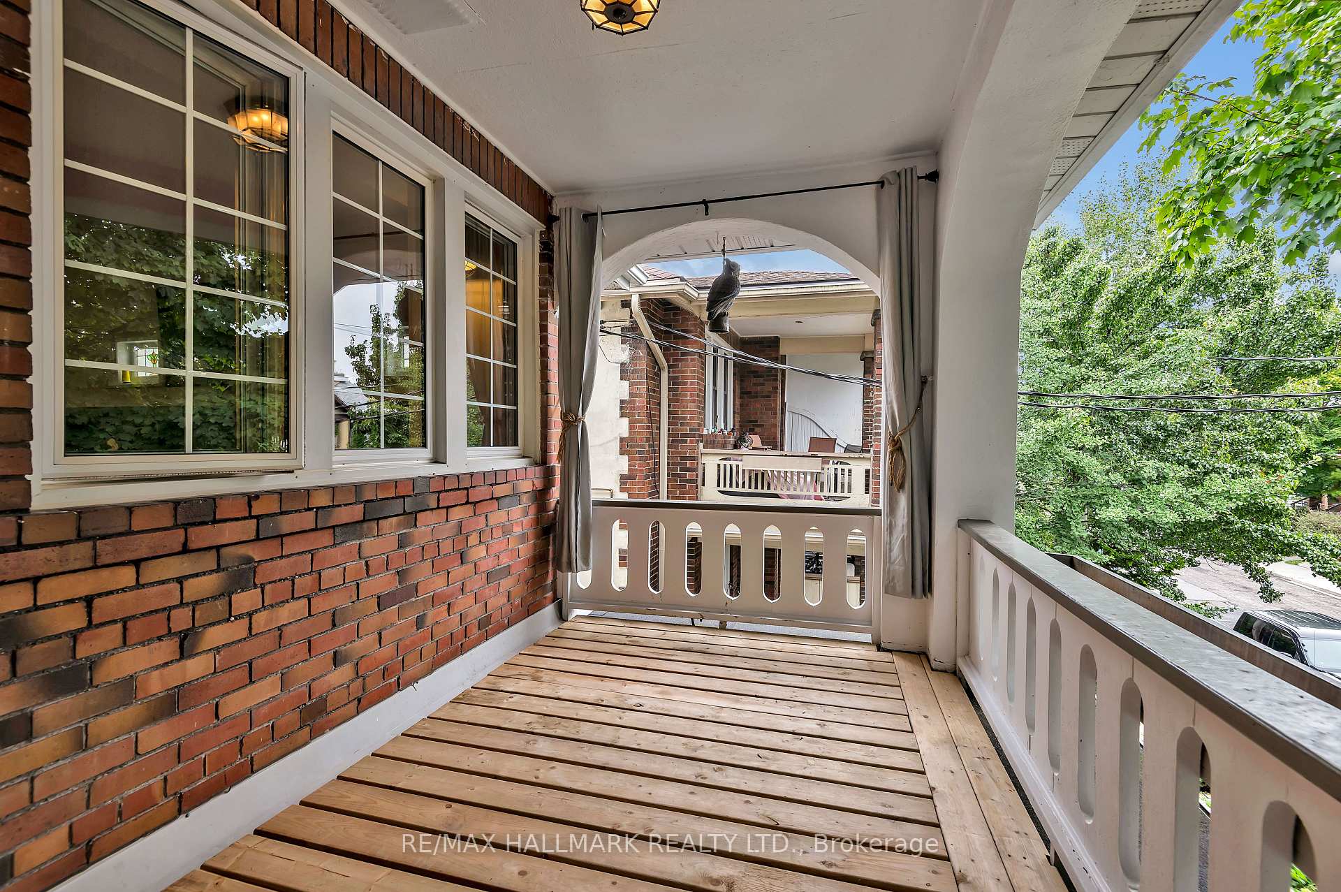 Photo 9 of Unit upper, 28 Wineva Avenue, Toronto, The Beaches — HOMEH
