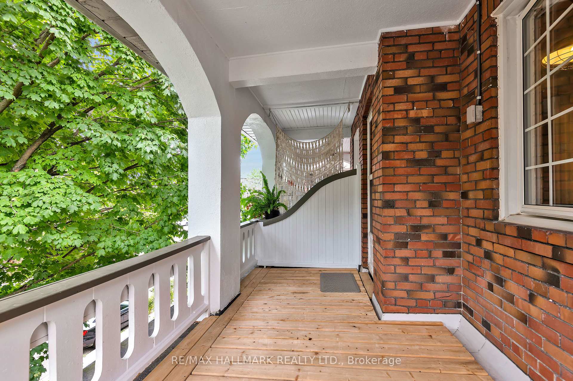 Photo 27 of Unit upper, 28 Wineva Avenue, Toronto, The Beaches — HOMEH