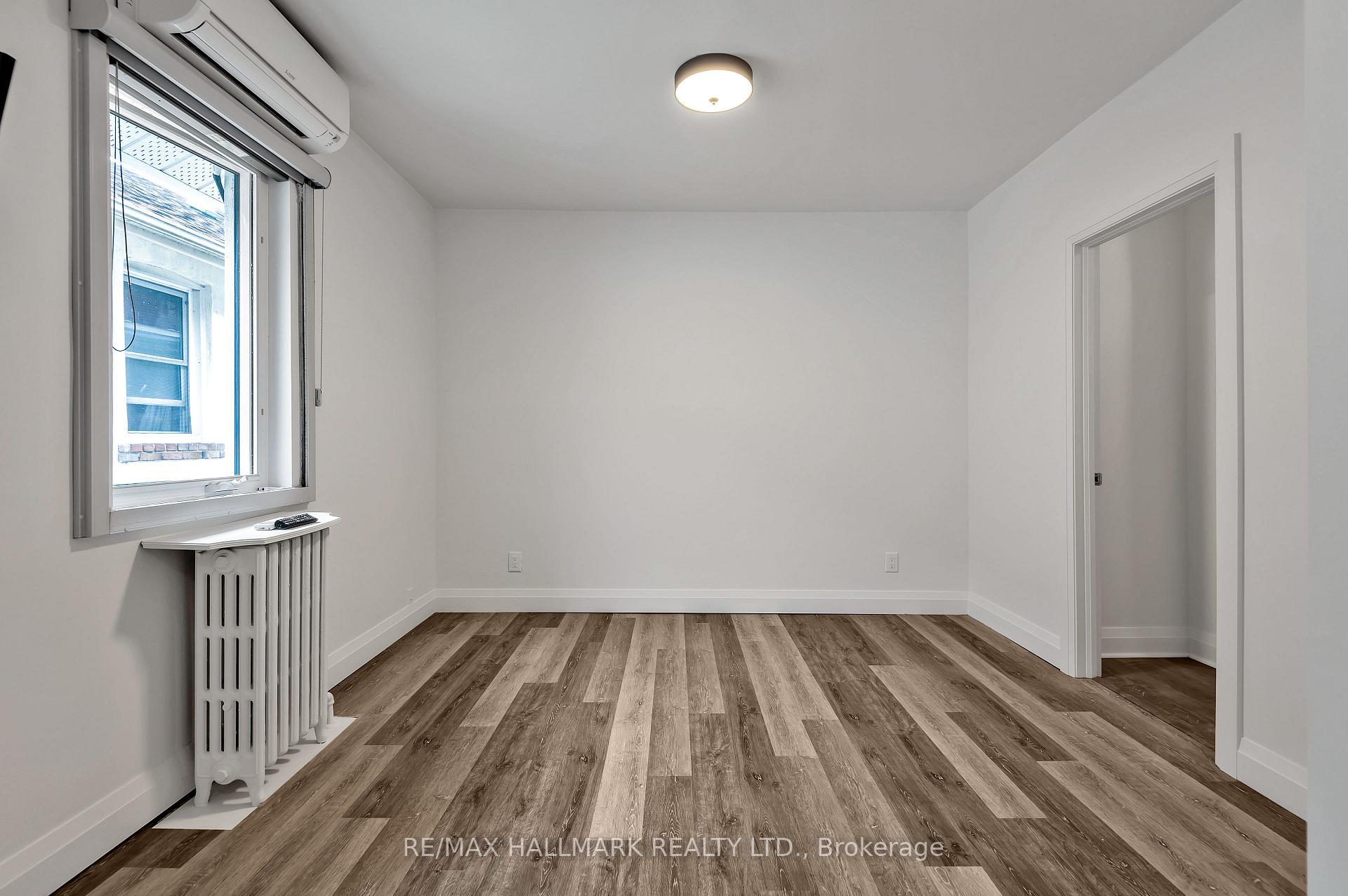 Photo 10 of Unit upper, 28 Wineva Avenue, Toronto, The Beaches — HOMEH