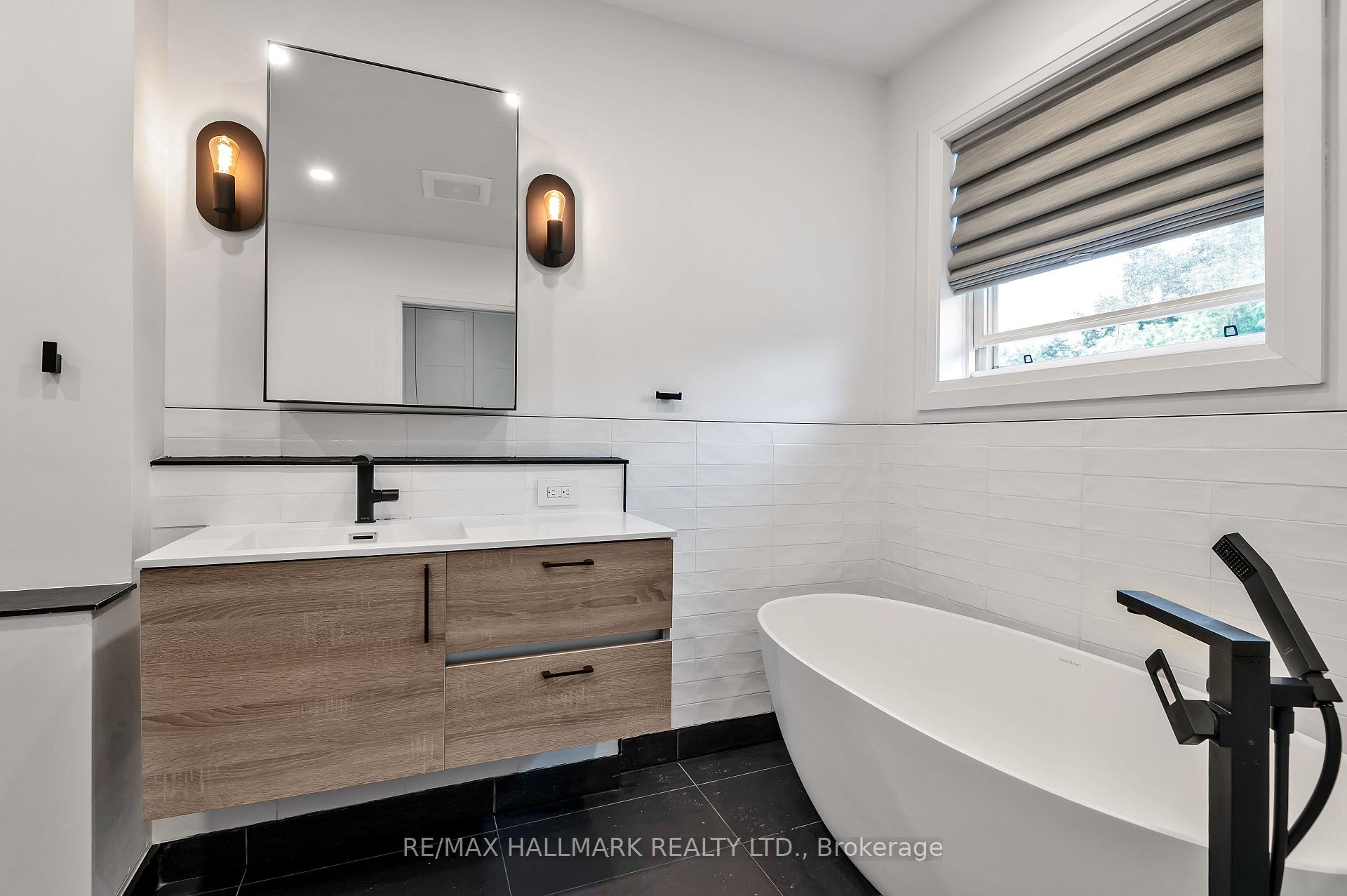 Photo 13 of Unit upper, 28 Wineva Avenue, Toronto, The Beaches — HOMEH