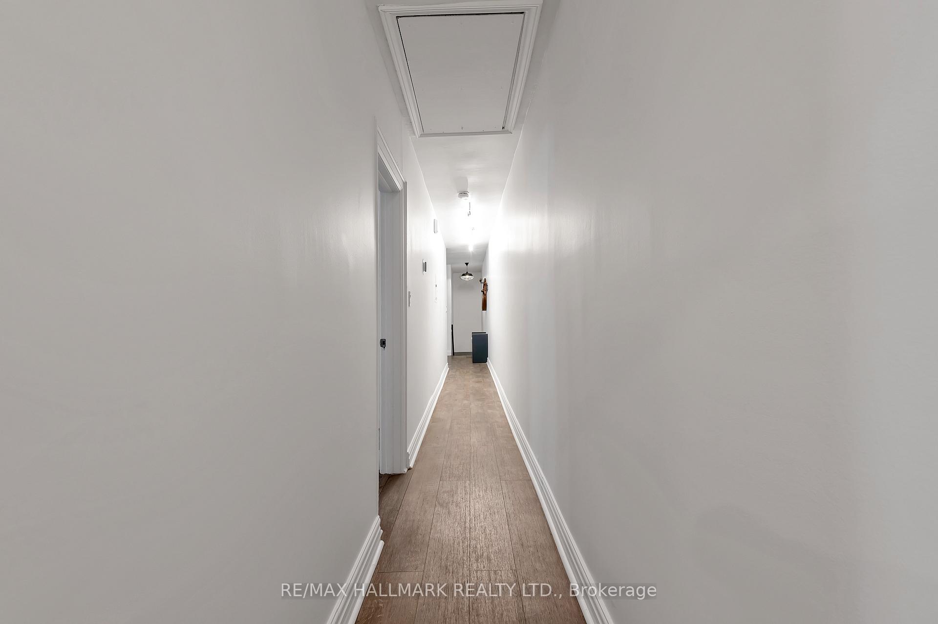 Photo 11 of Unit upper, 28 Wineva Avenue, Toronto, The Beaches — HOMEH