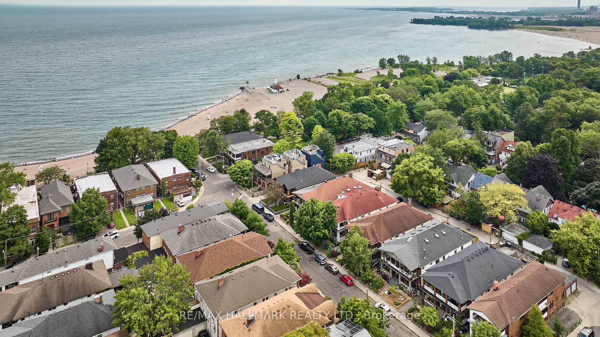 Photo 39 of Unit upper, 28 Wineva Avenue, Toronto, The Beaches — HOMEH