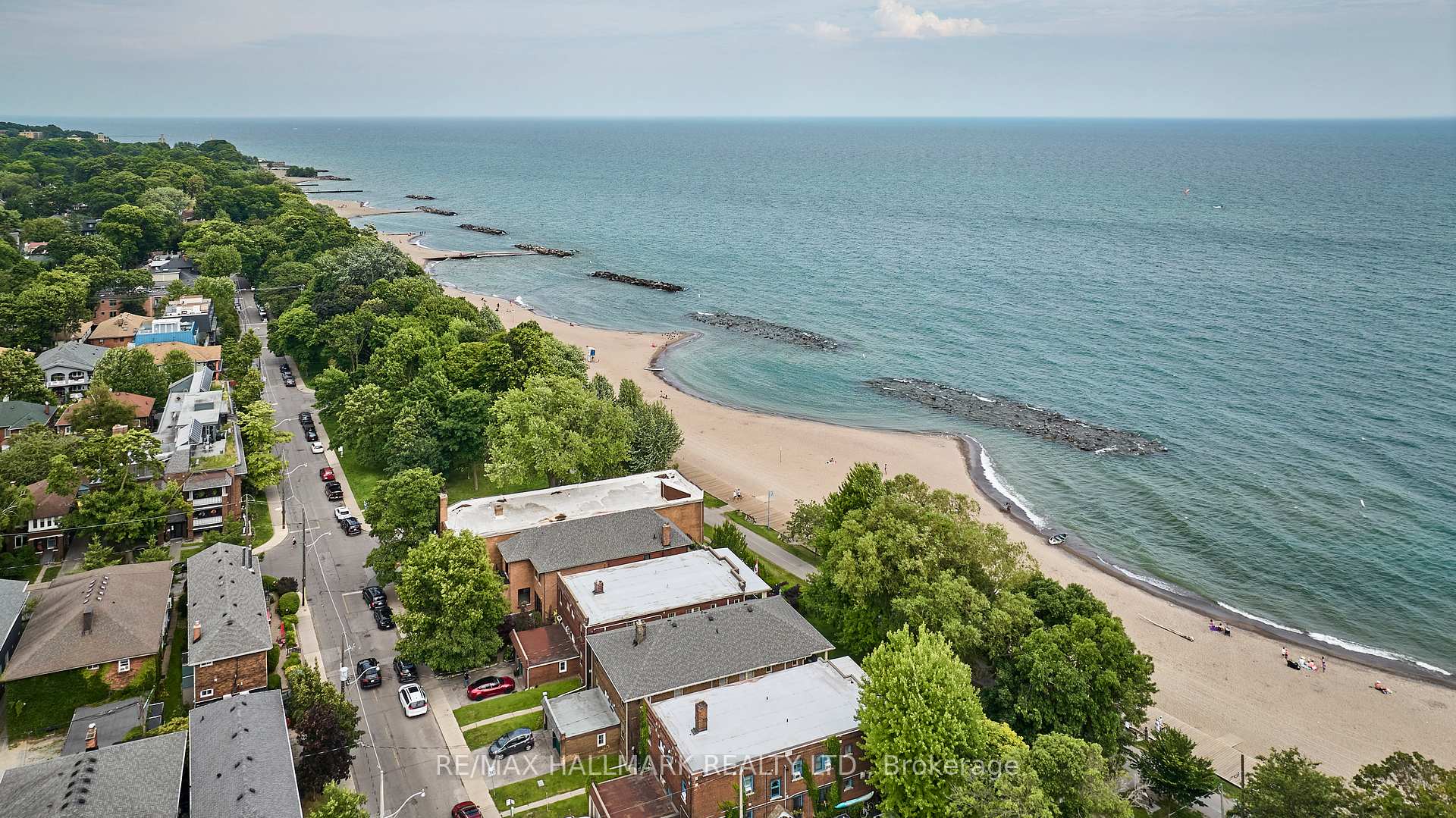 Photo 16 of Unit upper, 28 Wineva Avenue, Toronto, The Beaches — HOMEH