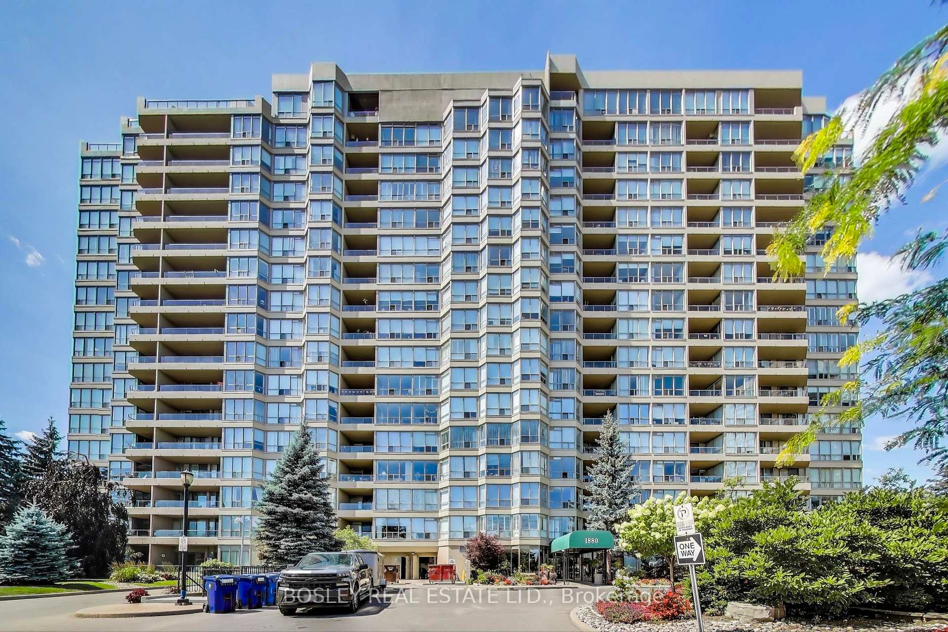 Photo 1 of Unit 926, 1880 Valley Farm Road, Pickering, Town Centre — HOMEH