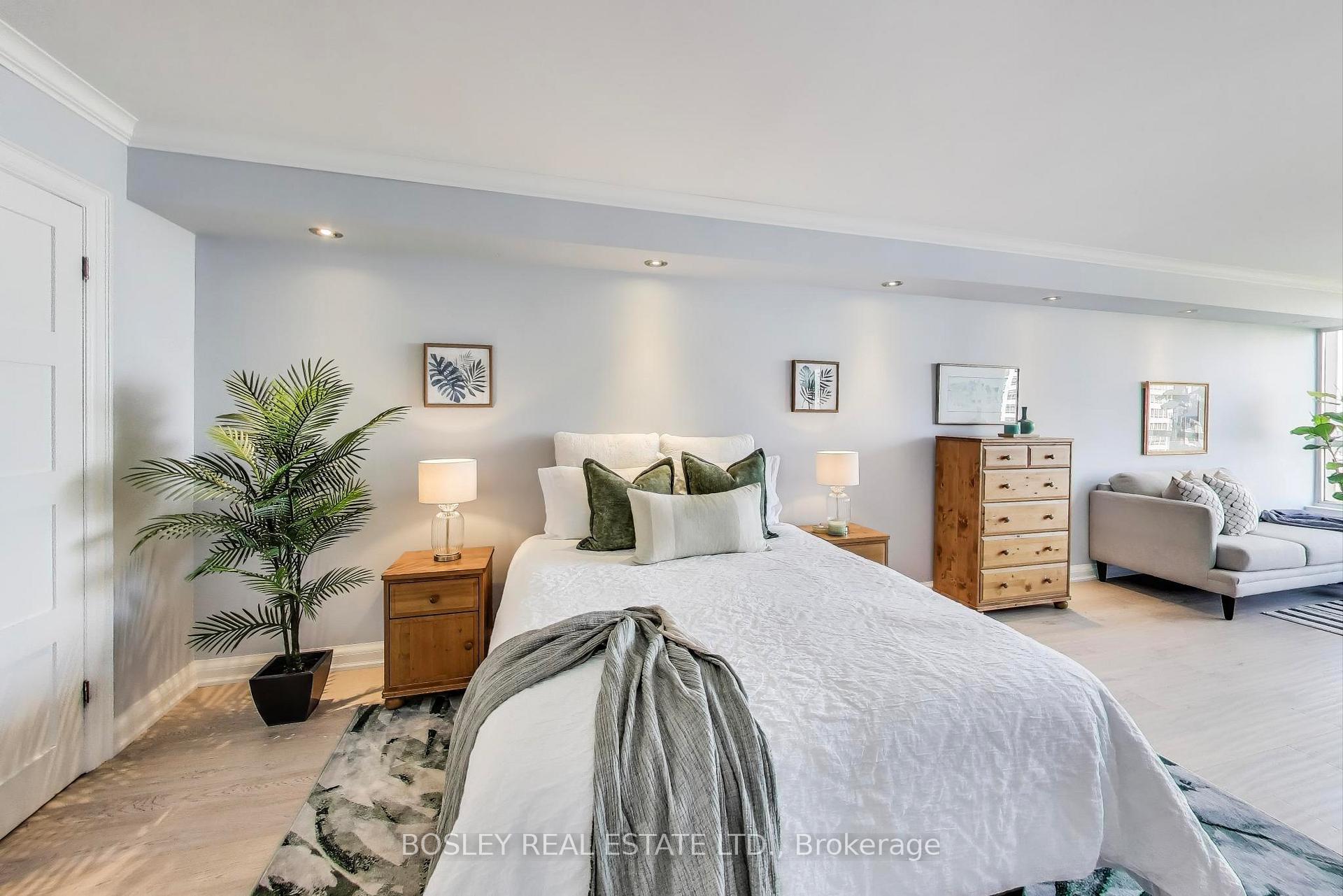 Photo 12 of Unit 926, 1880 Valley Farm Road, Pickering, Town Centre — HOMEH