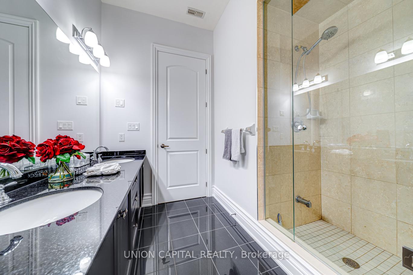 Photo 3 of Unit 101, 1 Verclaire Gate, Markham, Unionville — HOMEH