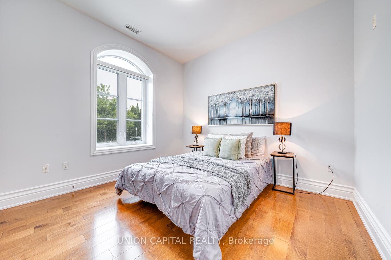 Photo 2 of Unit 101, 1 Verclaire Gate, Markham, Unionville — HOMEH