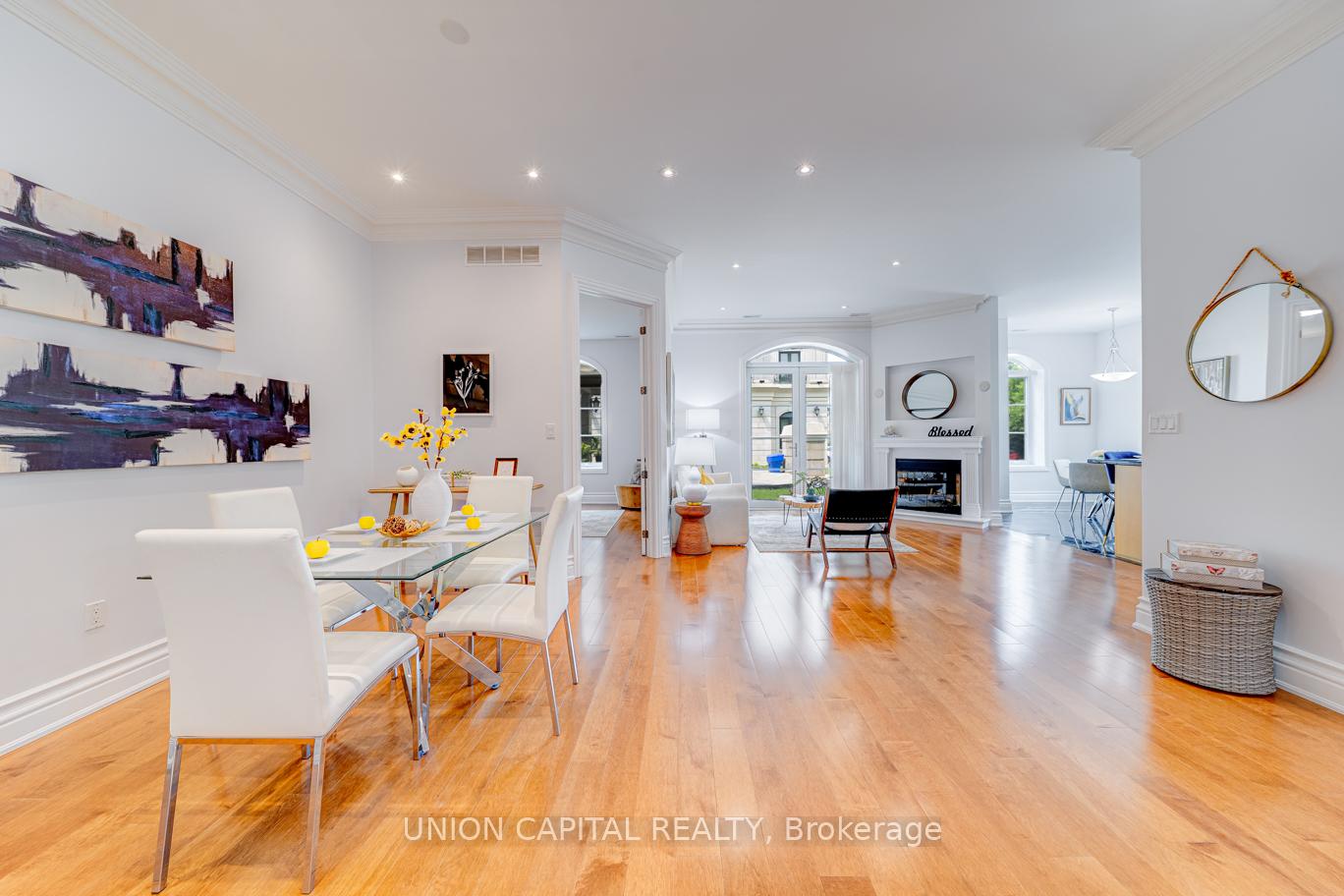 Photo 8 of Unit 101, 1 Verclaire Gate, Markham, Unionville — HOMEH