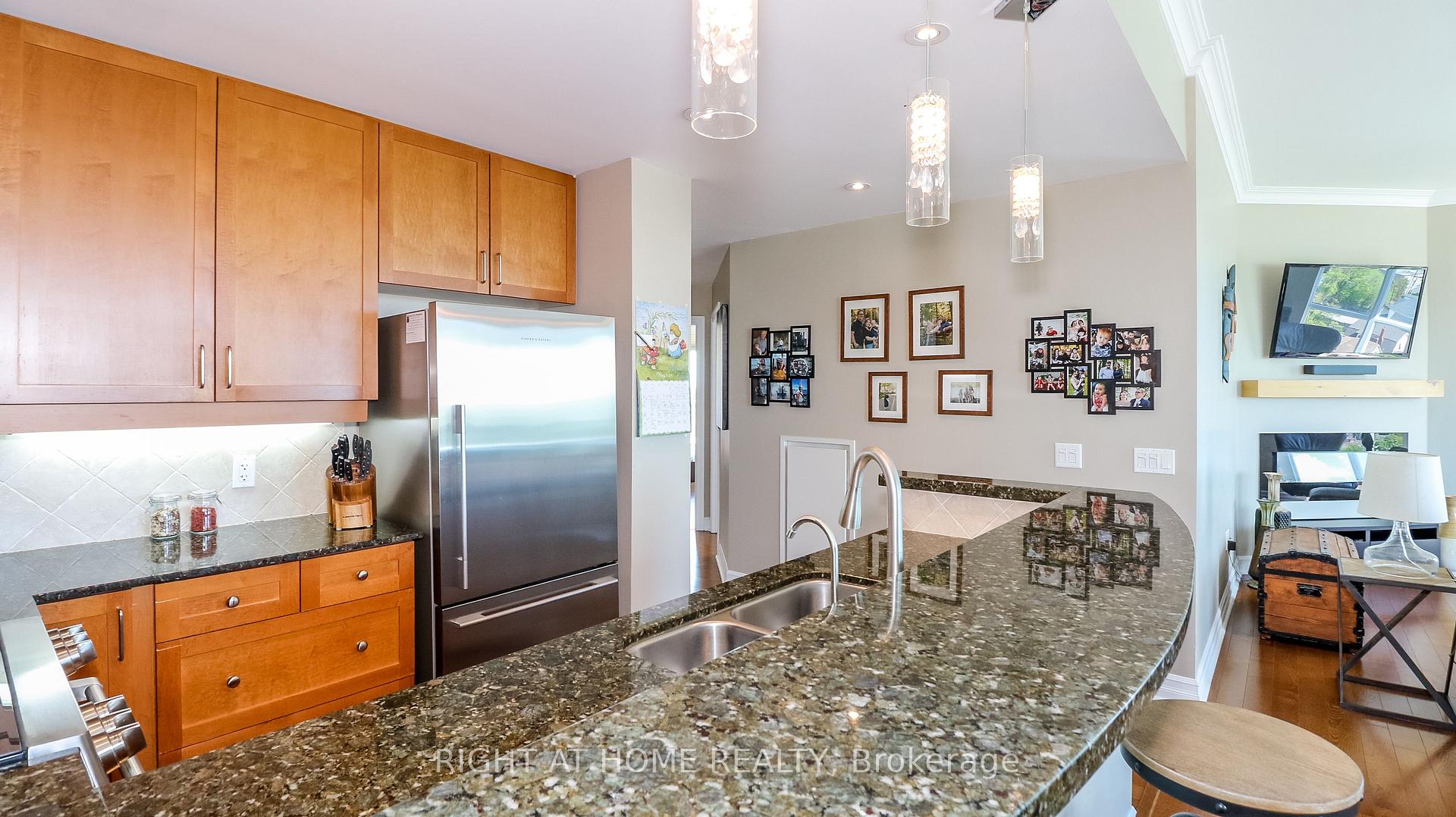 Photo 16 of Unit PH08, 6 Toronto Street, Barrie, City Centre — HOMEH