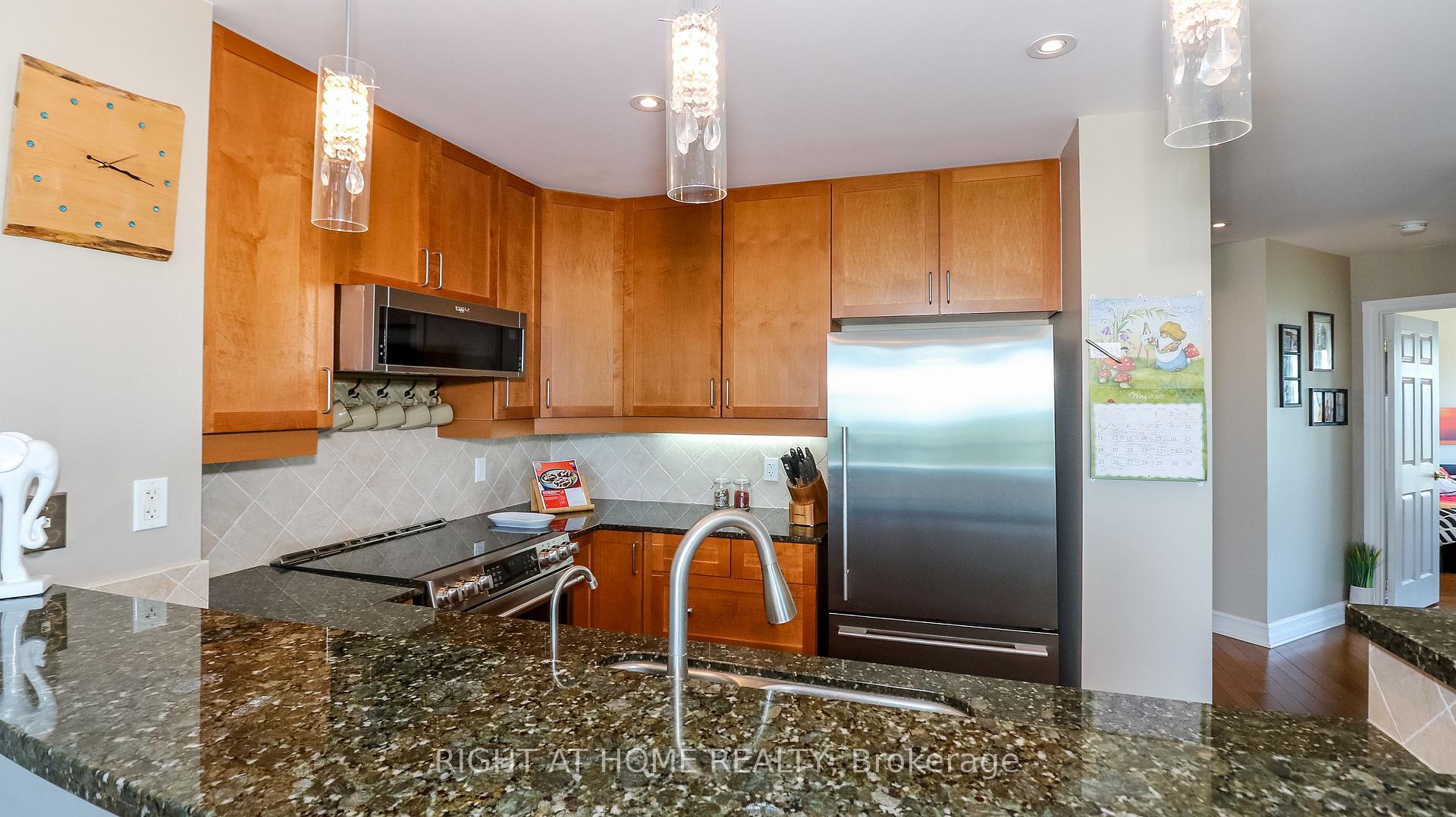 Photo 3 of Unit PH08, 6 Toronto Street, Barrie, City Centre — HOMEH
