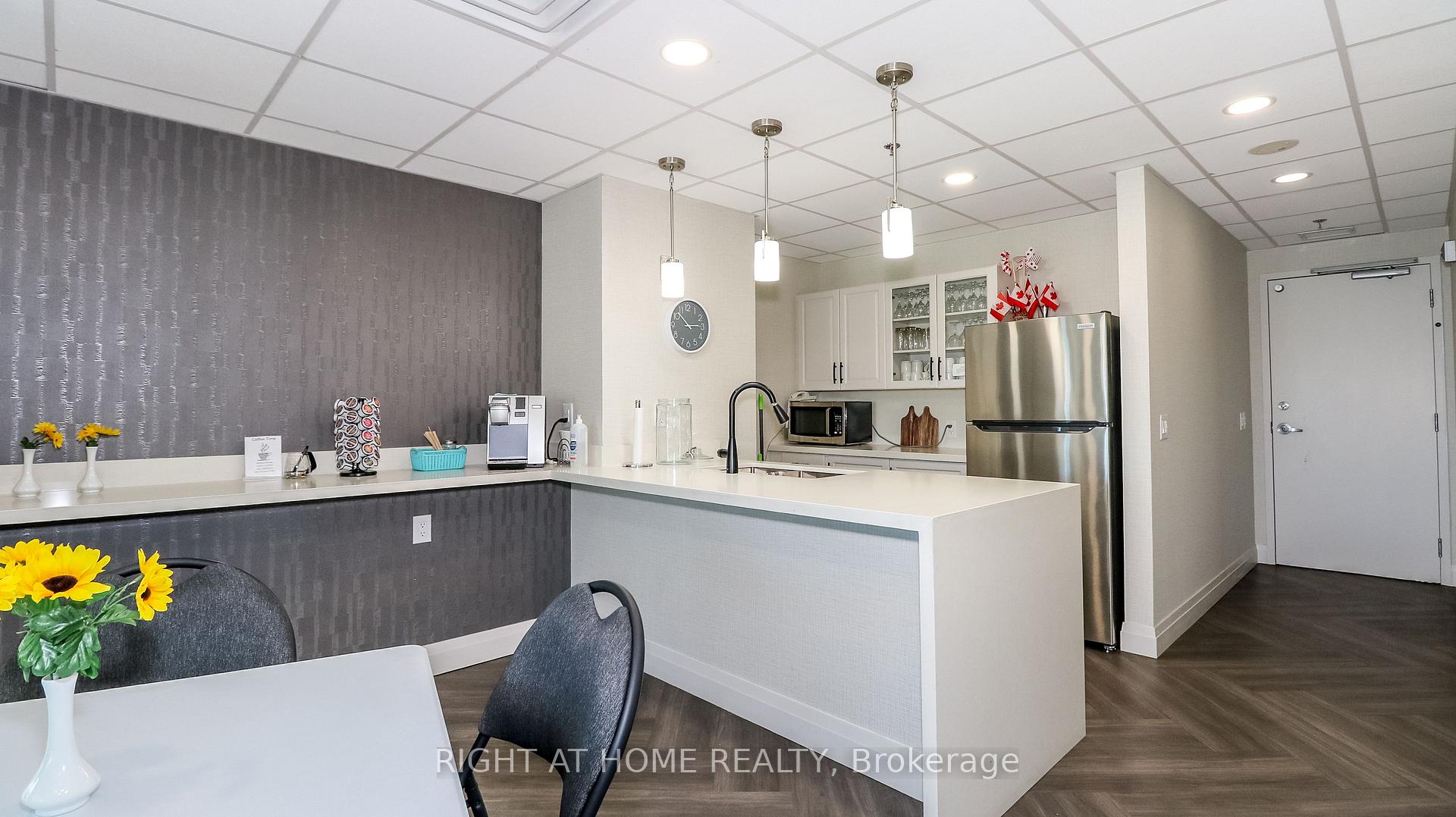 Photo 26 of Unit PH08, 6 Toronto Street, Barrie, City Centre — HOMEH