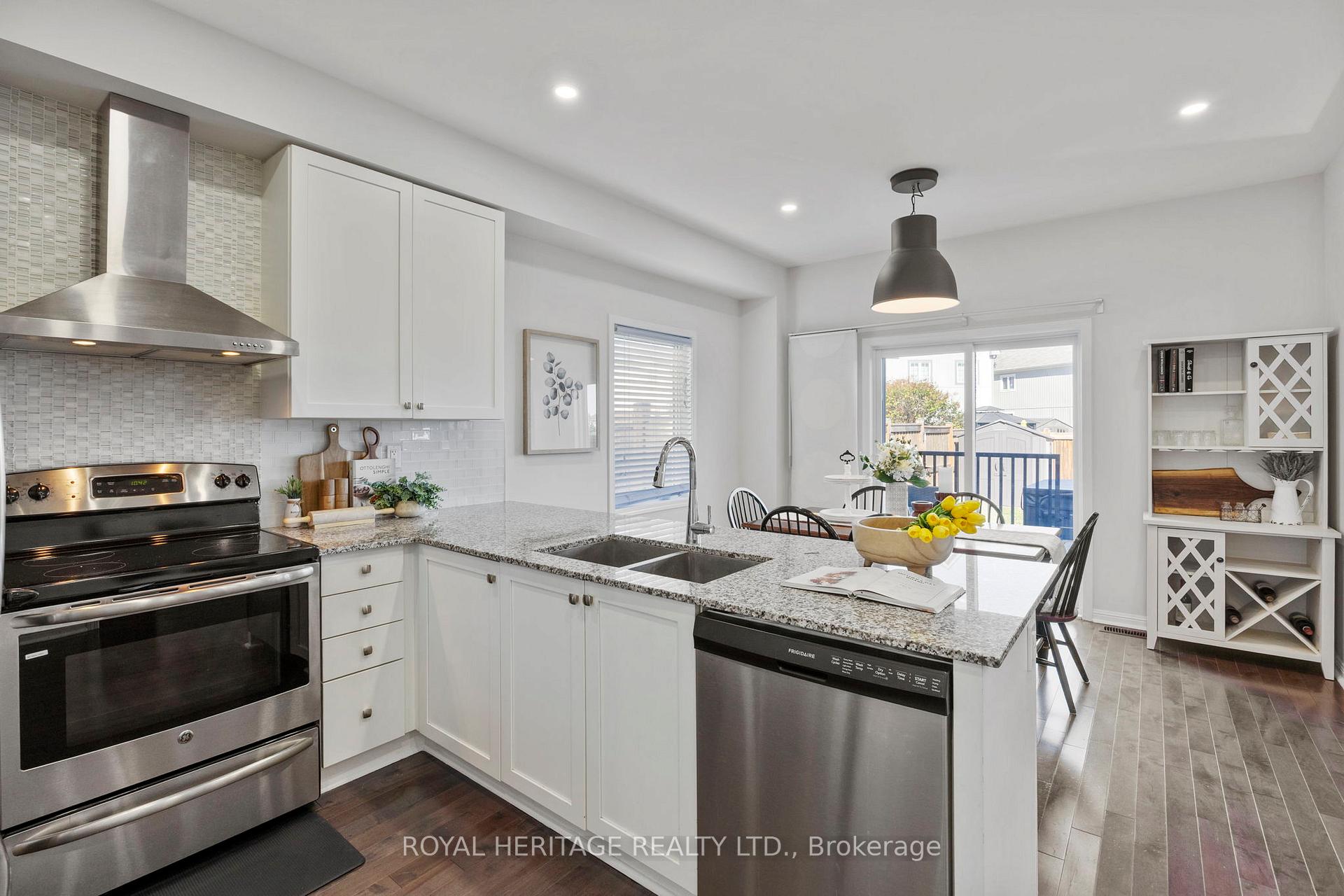 Photo 5 of 86 Northglen Boulevard, Clarington, Bowmanville — HOMEH