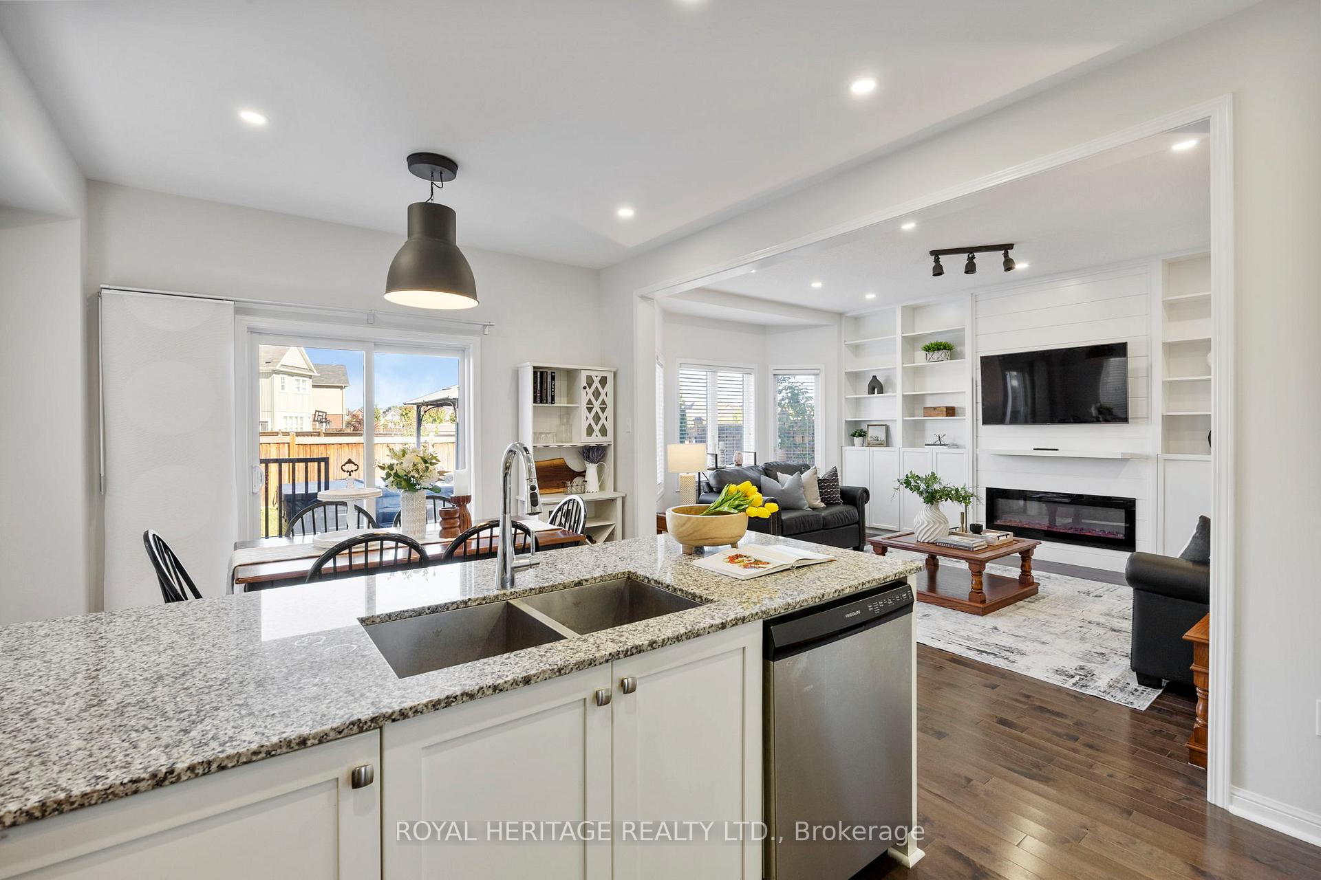Photo 6 of 86 Northglen Boulevard, Clarington, Bowmanville — HOMEH