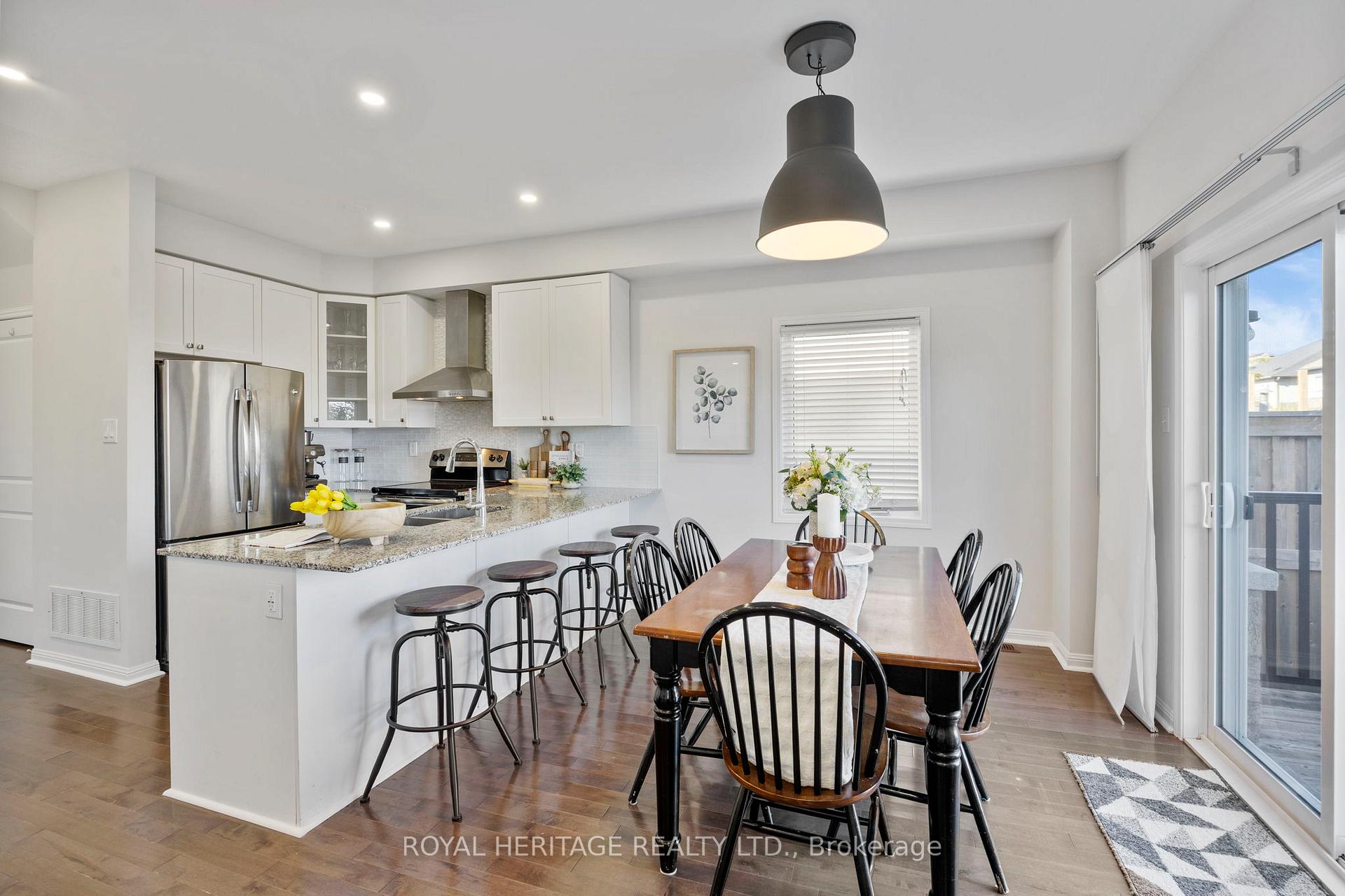 Photo 11 of 86 Northglen Boulevard, Clarington, Bowmanville — HOMEH