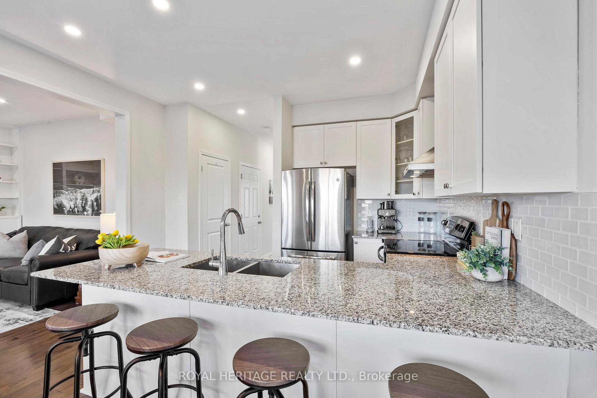 Photo 13 of 86 Northglen Boulevard, Clarington, Bowmanville — HOMEH