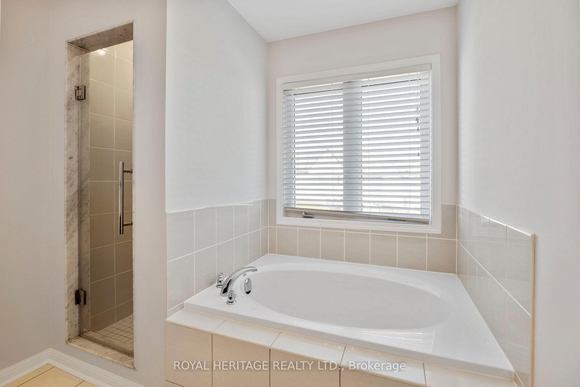 Photo 25 of 86 Northglen Boulevard, Clarington, Bowmanville — HOMEH