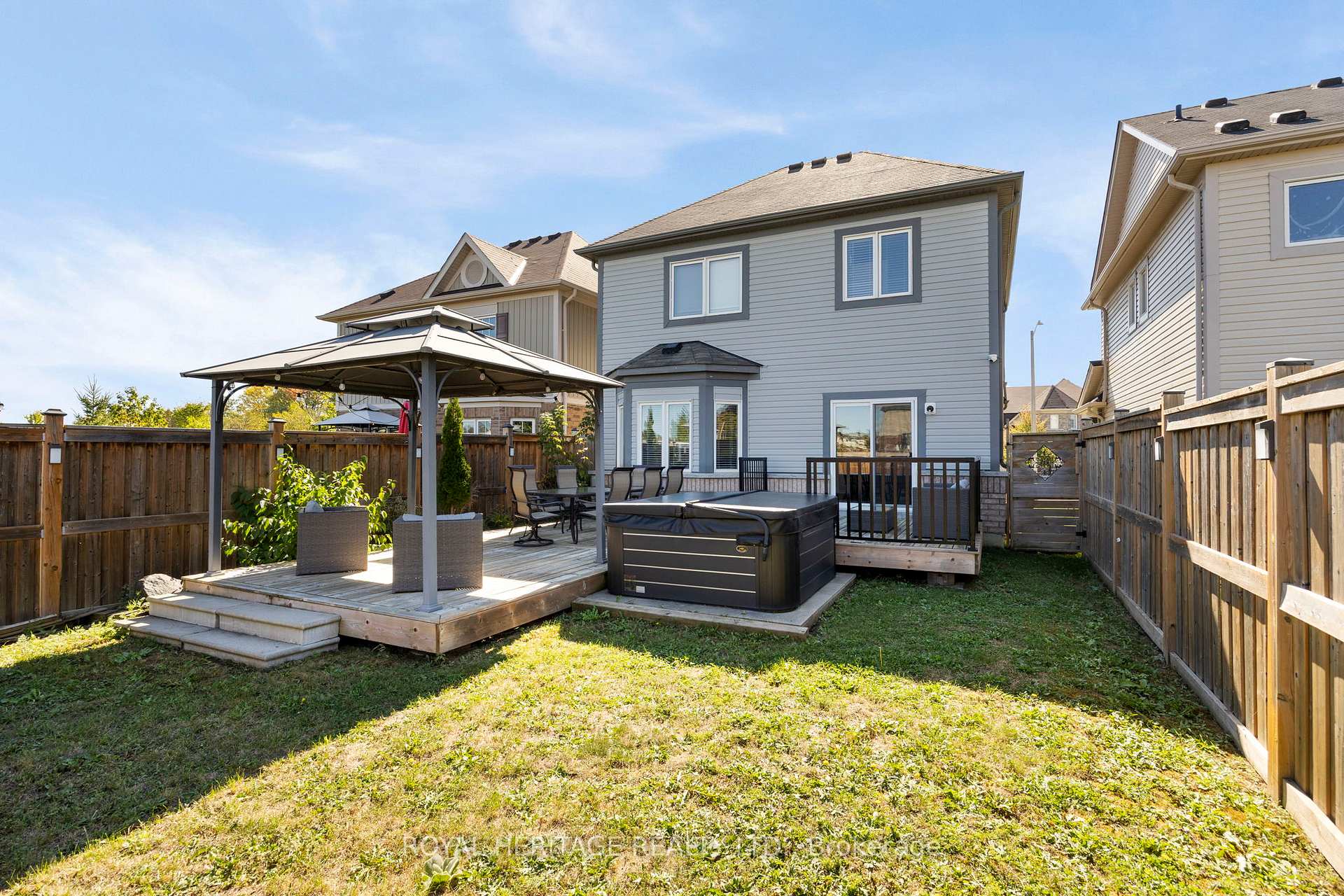 Photo 32 of 86 Northglen Boulevard, Clarington, Bowmanville — HOMEH