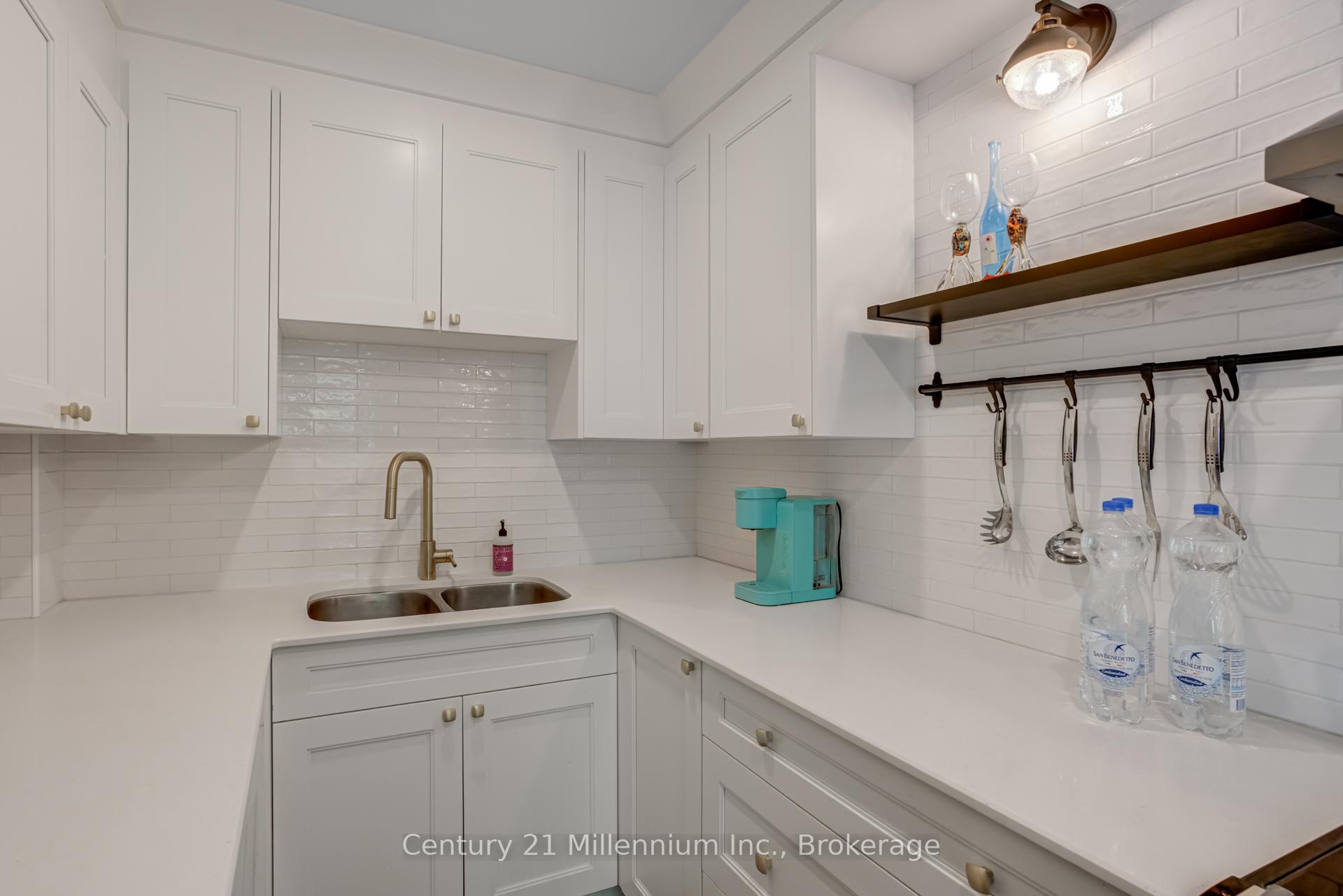Photo 9 of Unit 204, 21 George Street, Aurora, Aurora Village — HOMEH