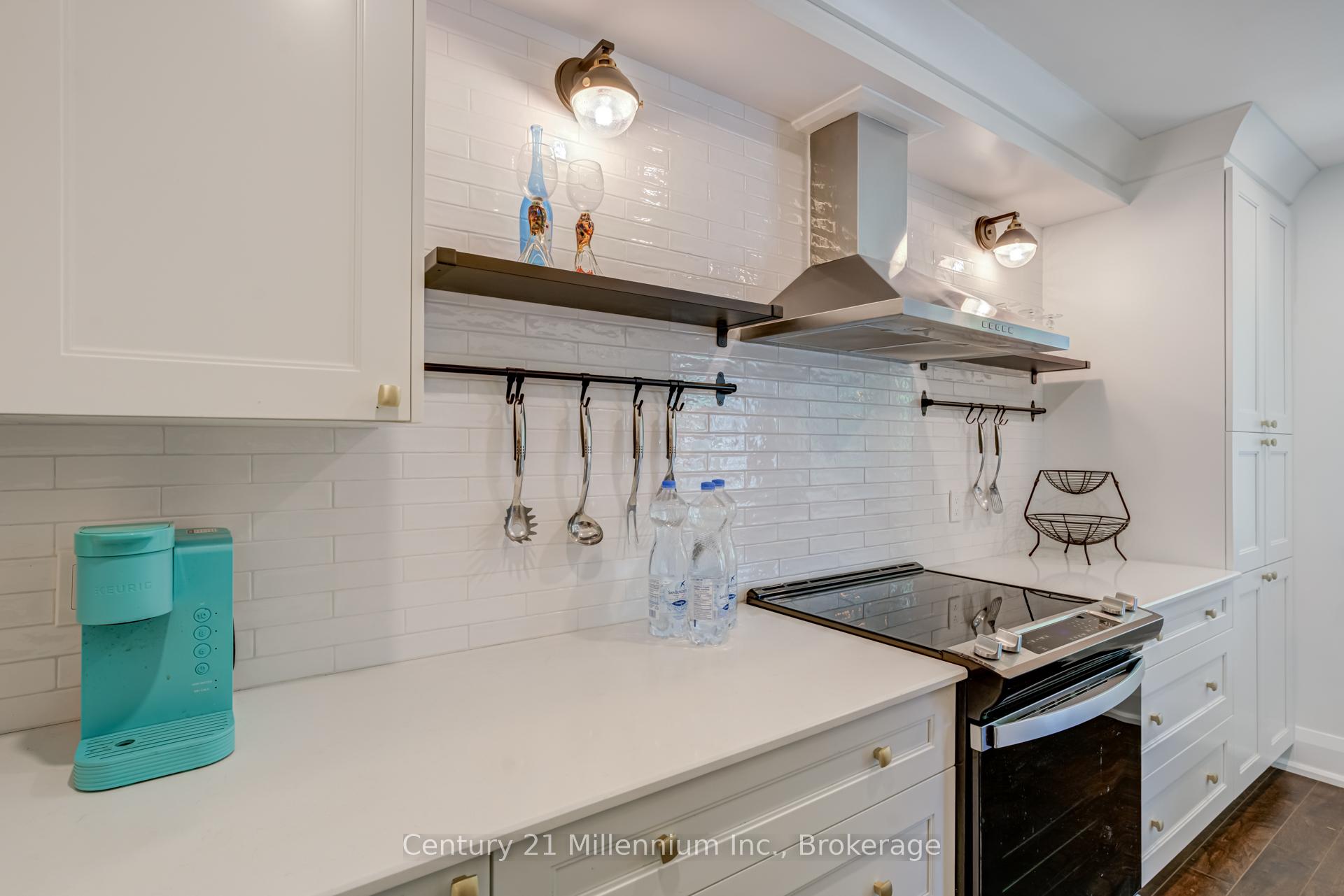 Photo 11 of Unit 204, 21 George Street, Aurora, Aurora Village — HOMEH