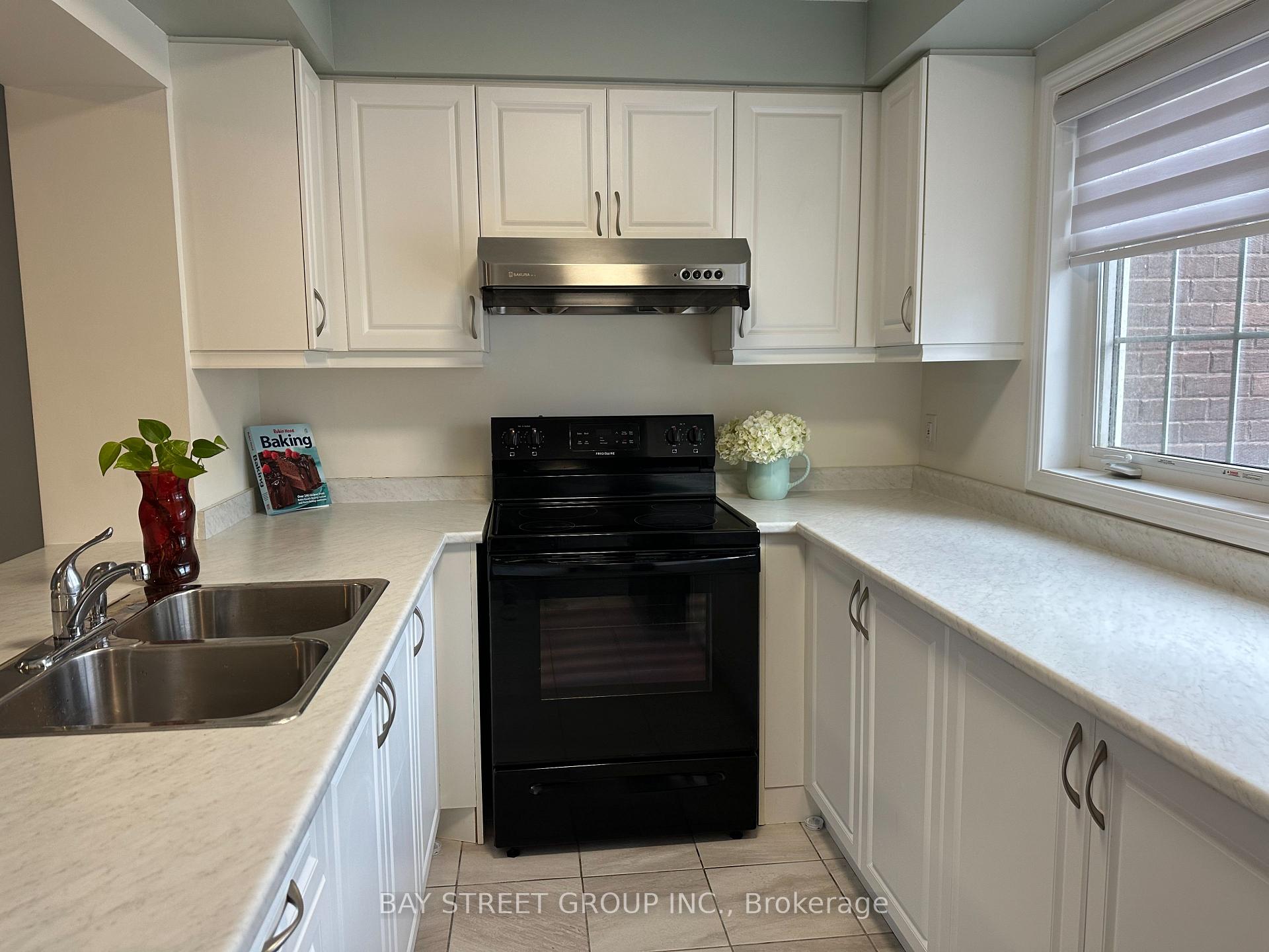 Photo 5 of 1053 Clipper Lane, Pickering, Rural Pickering — HOMEH