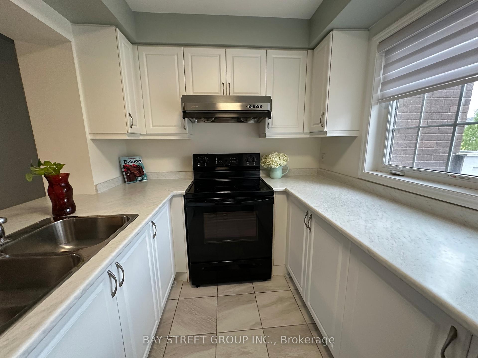 Photo 6 of 1053 Clipper Lane, Pickering, Rural Pickering — HOMEH