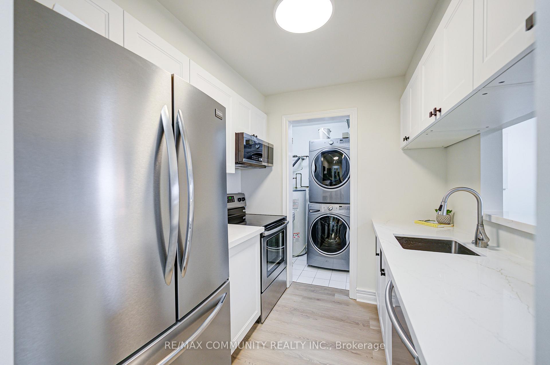 Photo 5 of Unit 304, 191 Lake Driveway, Ajax, South West — HOMEH