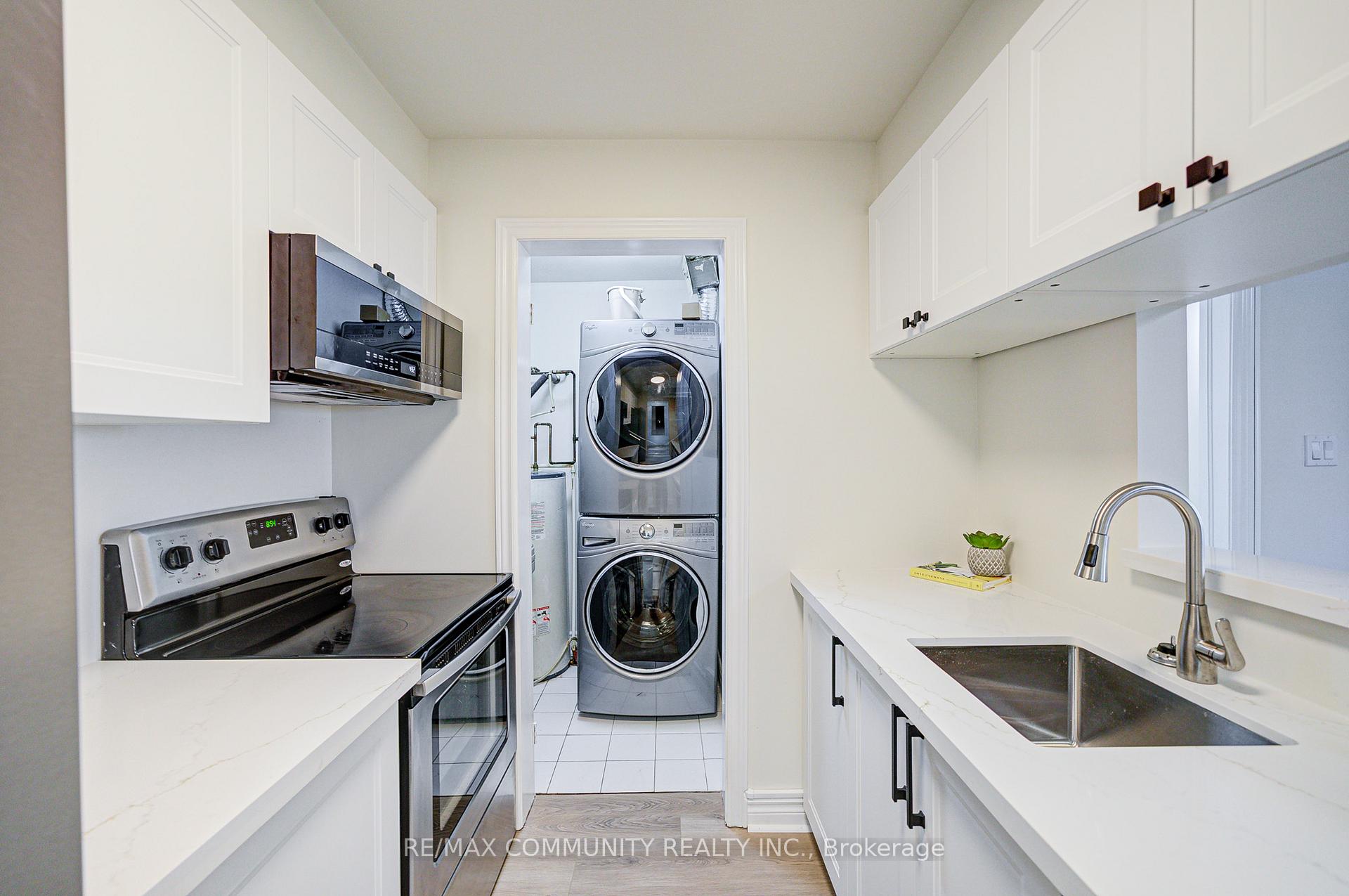 Photo 3 of Unit 304, 191 Lake Driveway, Ajax, South West — HOMEH