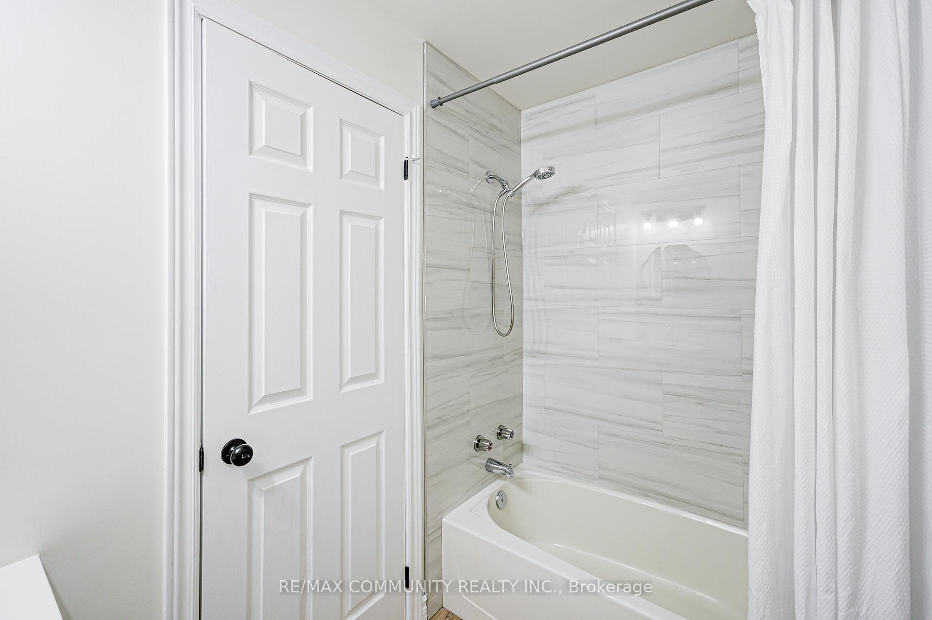 Photo 15 of Unit 304, 191 Lake Driveway, Ajax, South West — HOMEH