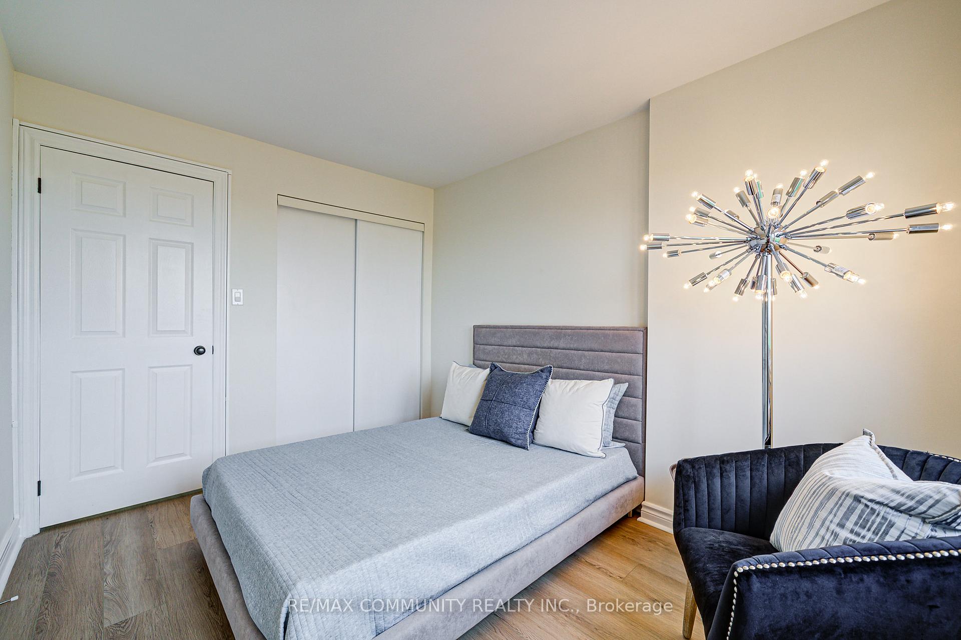 Photo 14 of Unit 304, 191 Lake Driveway, Ajax, South West — HOMEH
