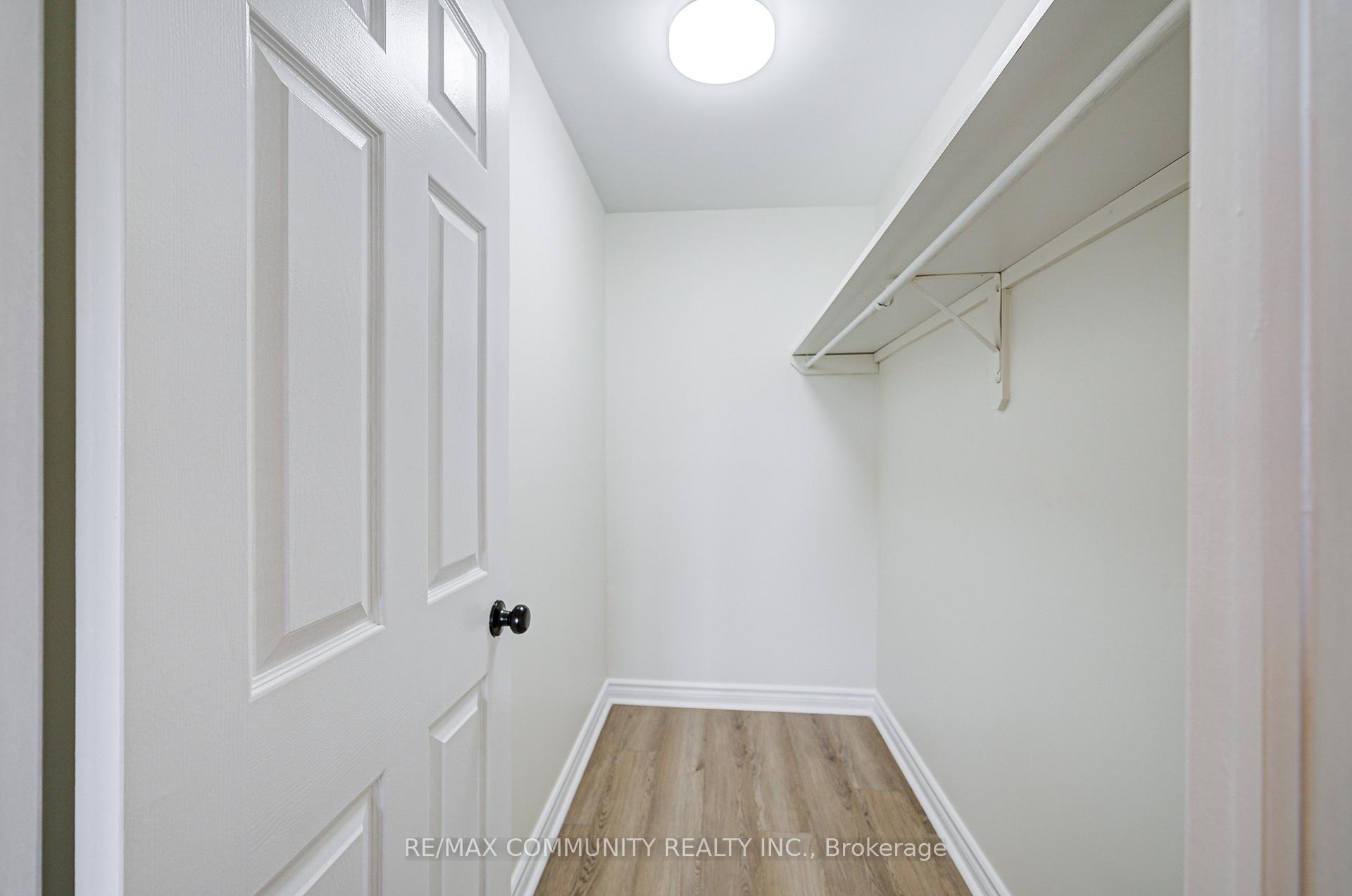 Photo 4 of Unit 304, 191 Lake Driveway, Ajax, South West — HOMEH