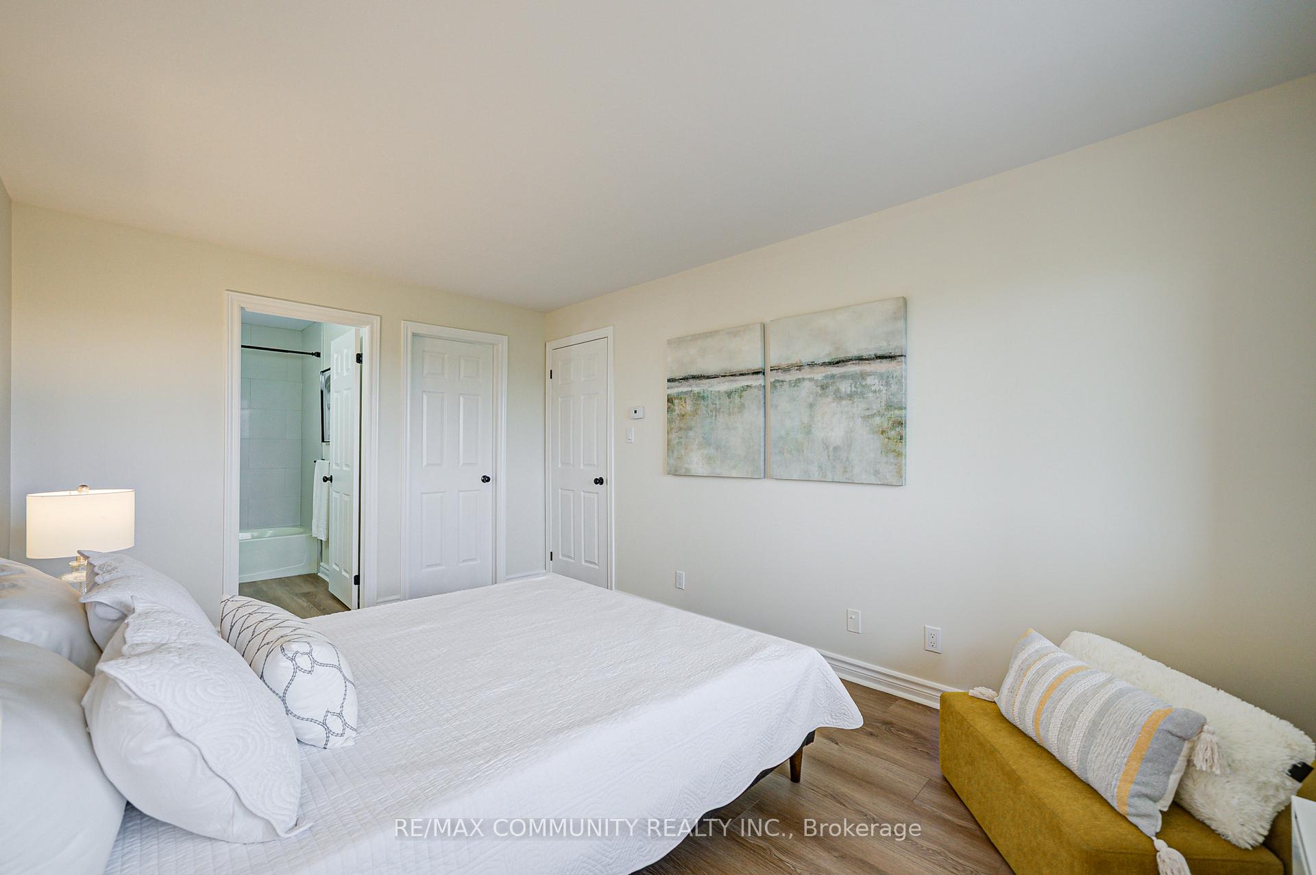 Photo 6 of Unit 304, 191 Lake Driveway, Ajax, South West — HOMEH