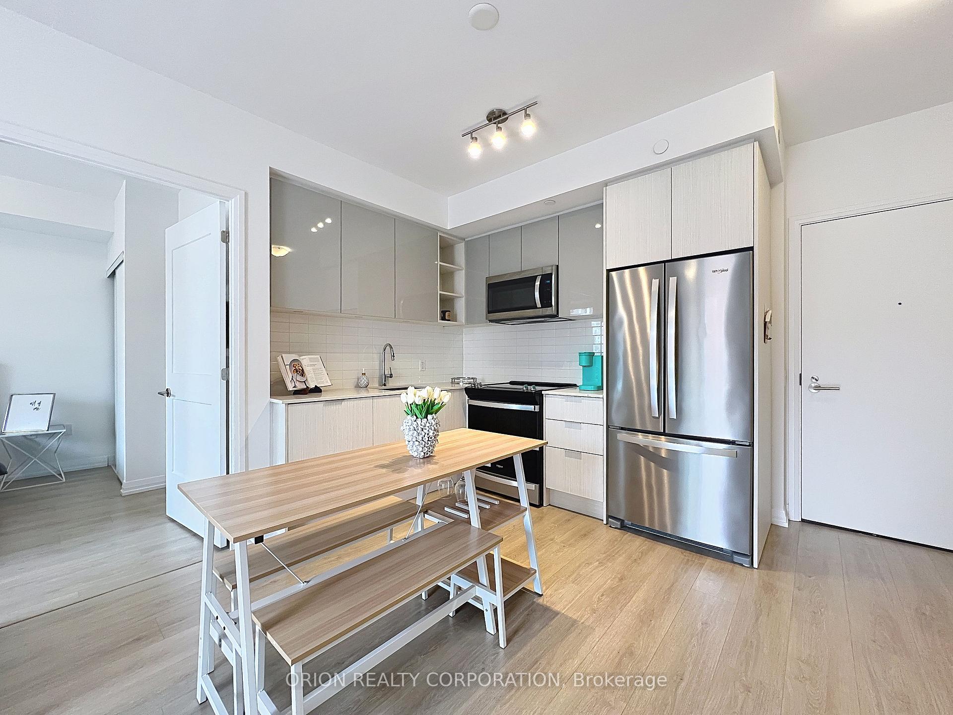 Photo 7 of Unit 1618, 50 Dunfield Avenue, Toronto, Mount Pleasant East — HOMEH