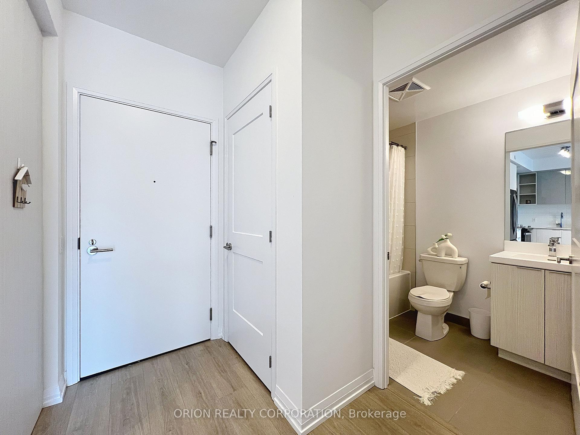 Photo 10 of Unit 1618, 50 Dunfield Avenue, Toronto, Mount Pleasant East — HOMEH
