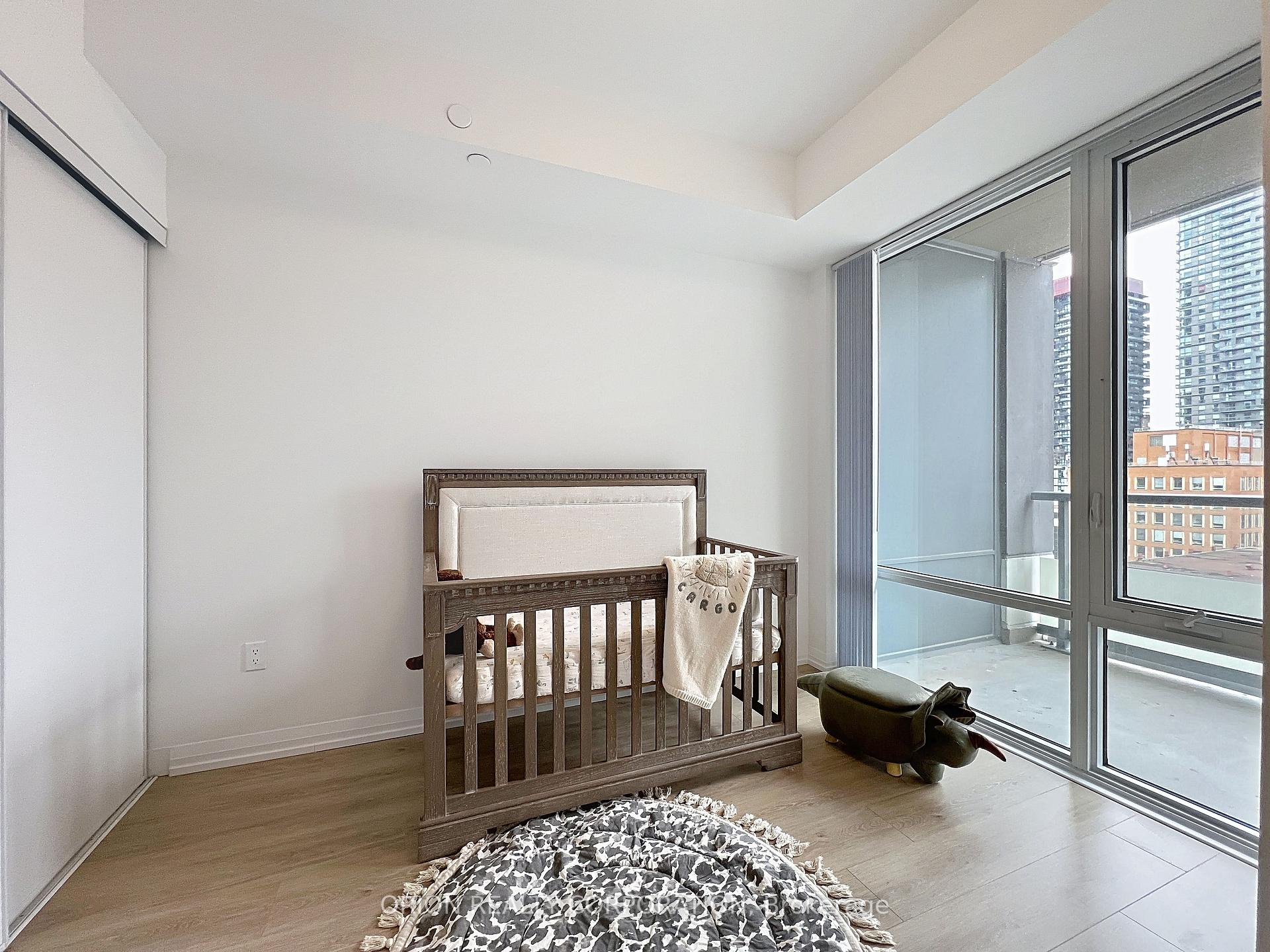 Photo 14 of Unit 1618, 50 Dunfield Avenue, Toronto, Mount Pleasant East — HOMEH