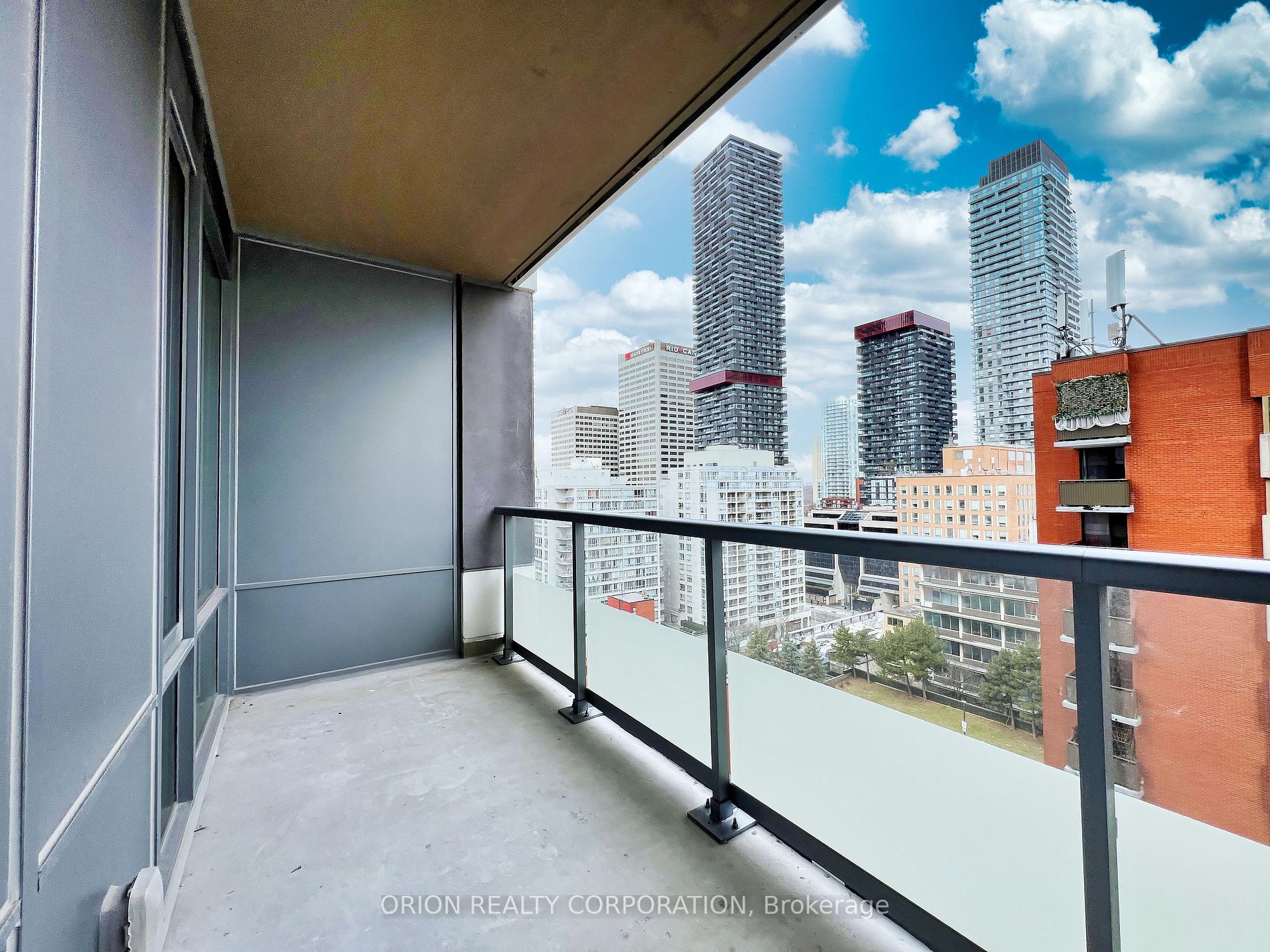 Photo 11 of Unit 1618, 50 Dunfield Avenue, Toronto, Mount Pleasant East — HOMEH