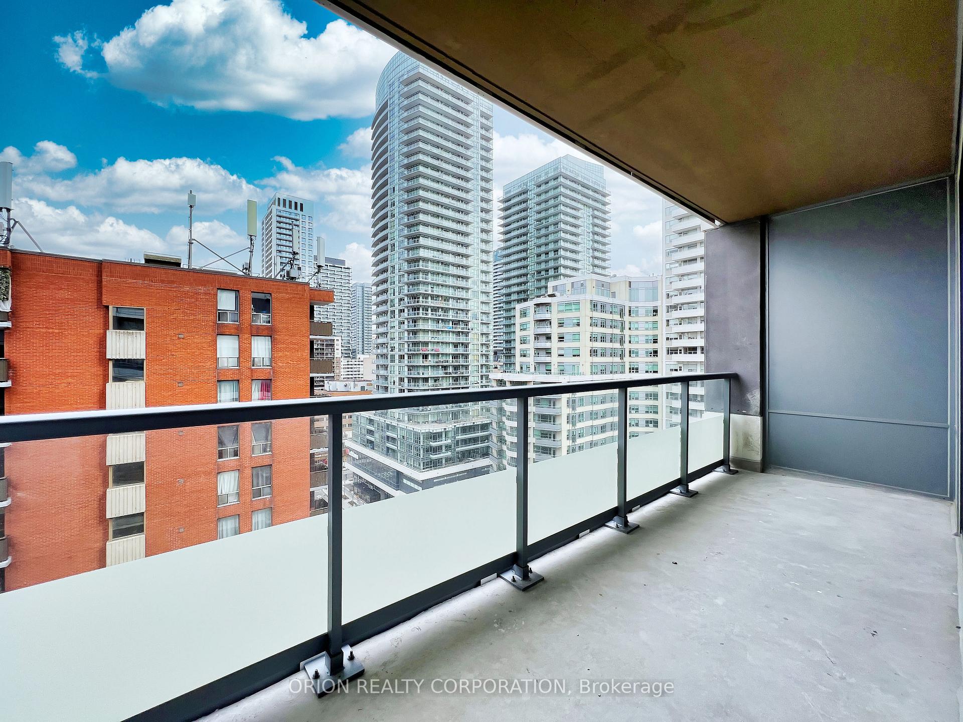 Photo 12 of Unit 1618, 50 Dunfield Avenue, Toronto, Mount Pleasant East — HOMEH