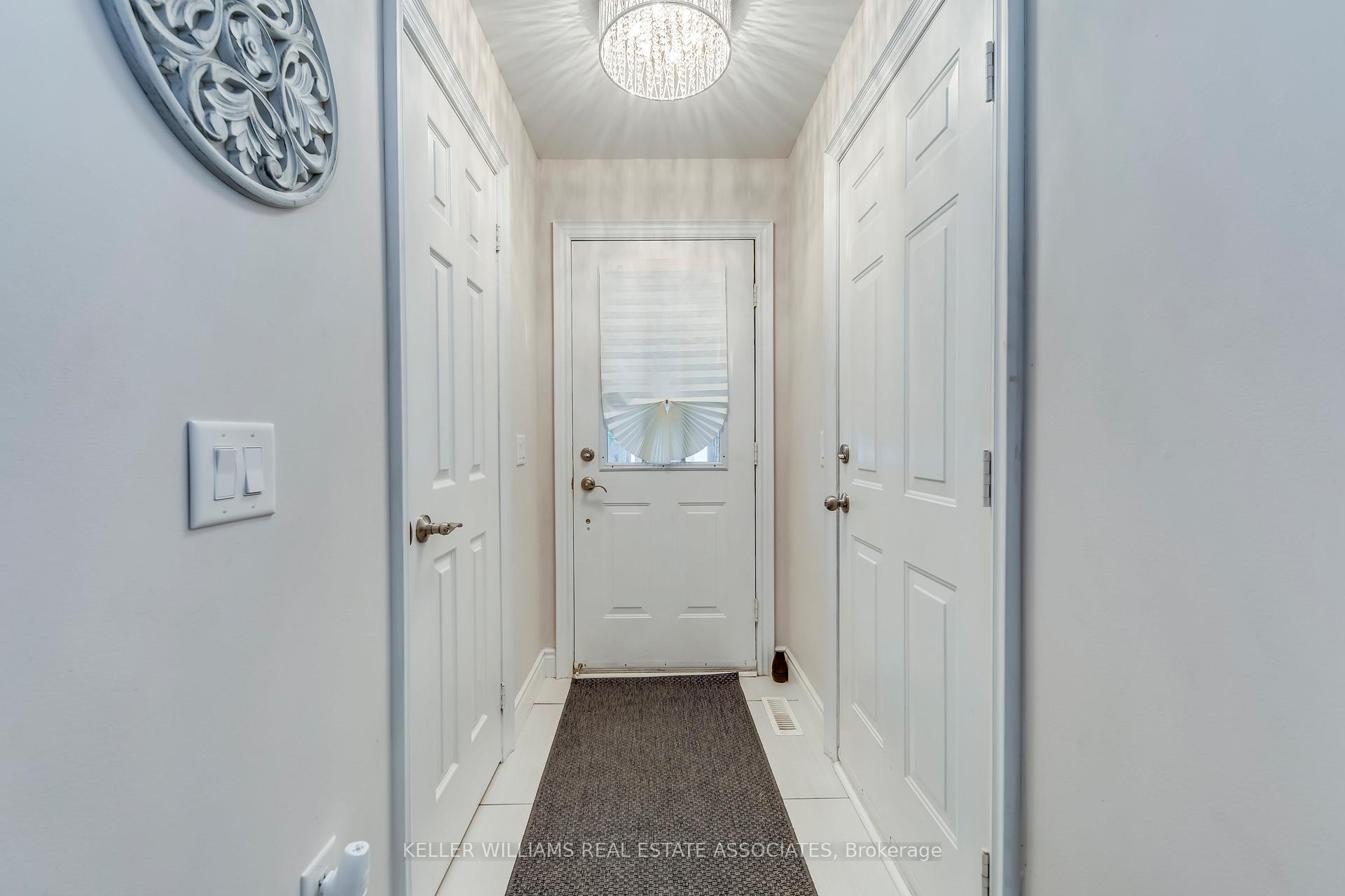 Photo 2 of Unit 97, 9900 McLaughlin Road N, Brampton, Fletcher's Creek Village — HOMEH