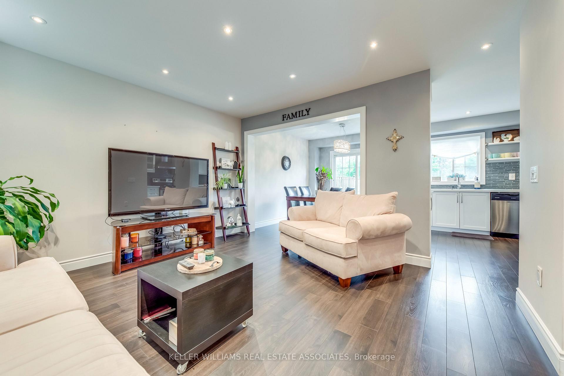 Photo 3 of Unit 97, 9900 McLaughlin Road N, Brampton, Fletcher's Creek Village — HOMEH