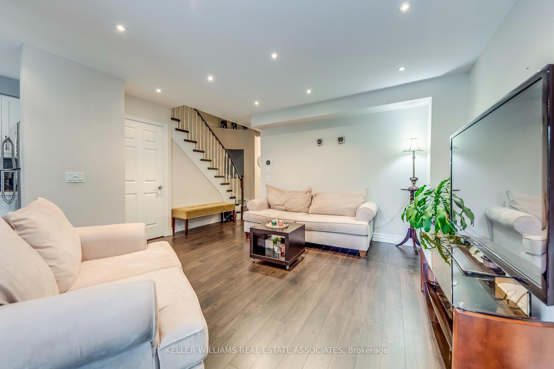 Photo 4 of Unit 97, 9900 McLaughlin Road N, Brampton, Fletcher's Creek Village — HOMEH