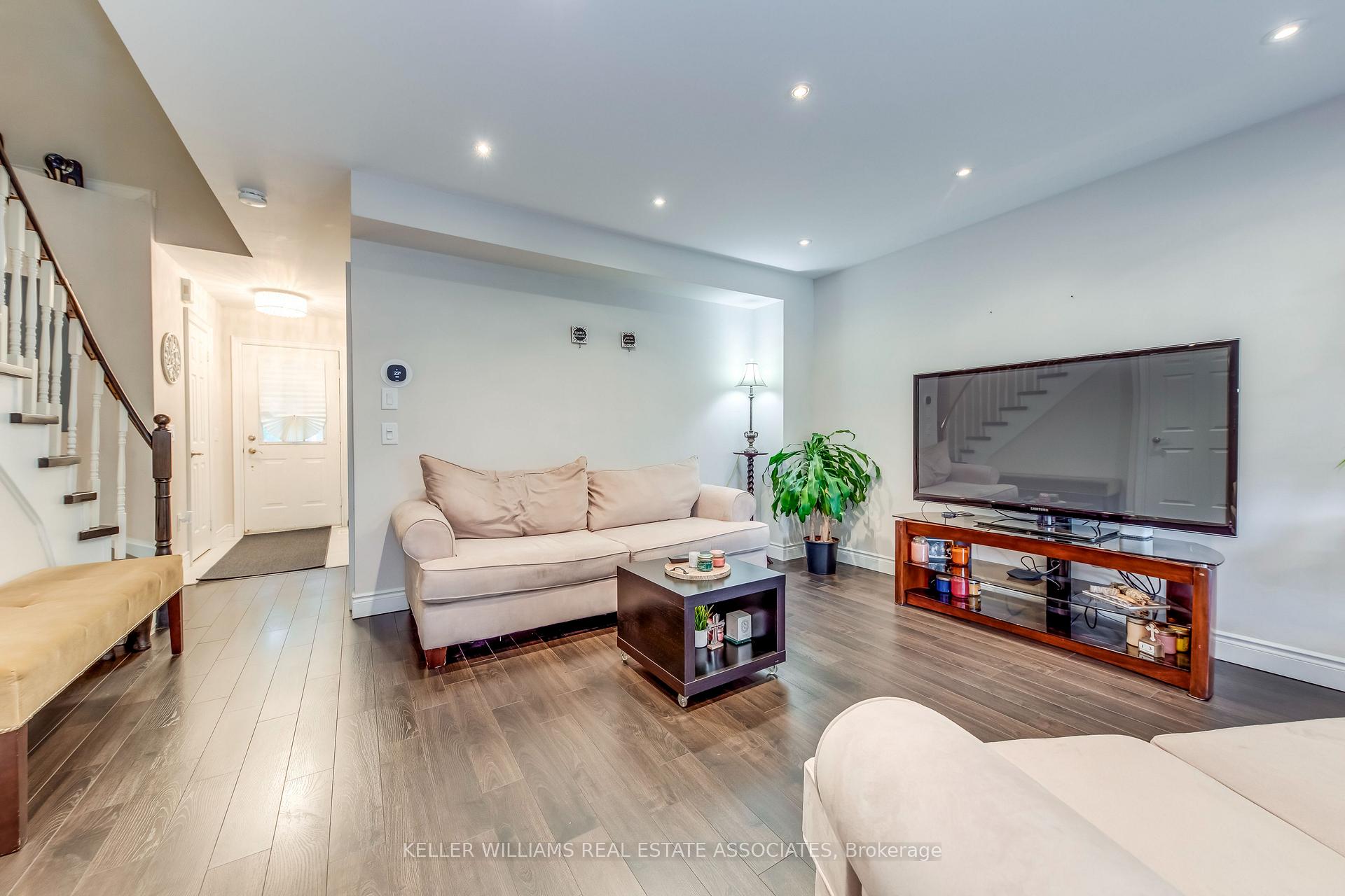 Photo 5 of Unit 97, 9900 McLaughlin Road N, Brampton, Fletcher's Creek Village — HOMEH