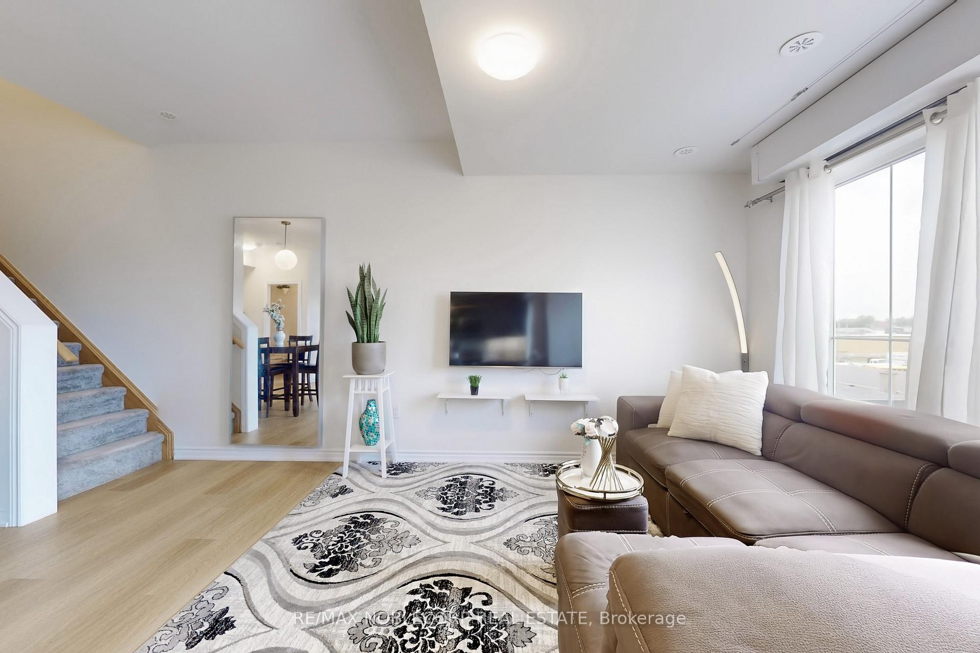 Photo 4 of Unit 15, 470 Beresford Path, Oshawa, Central — HOMEH