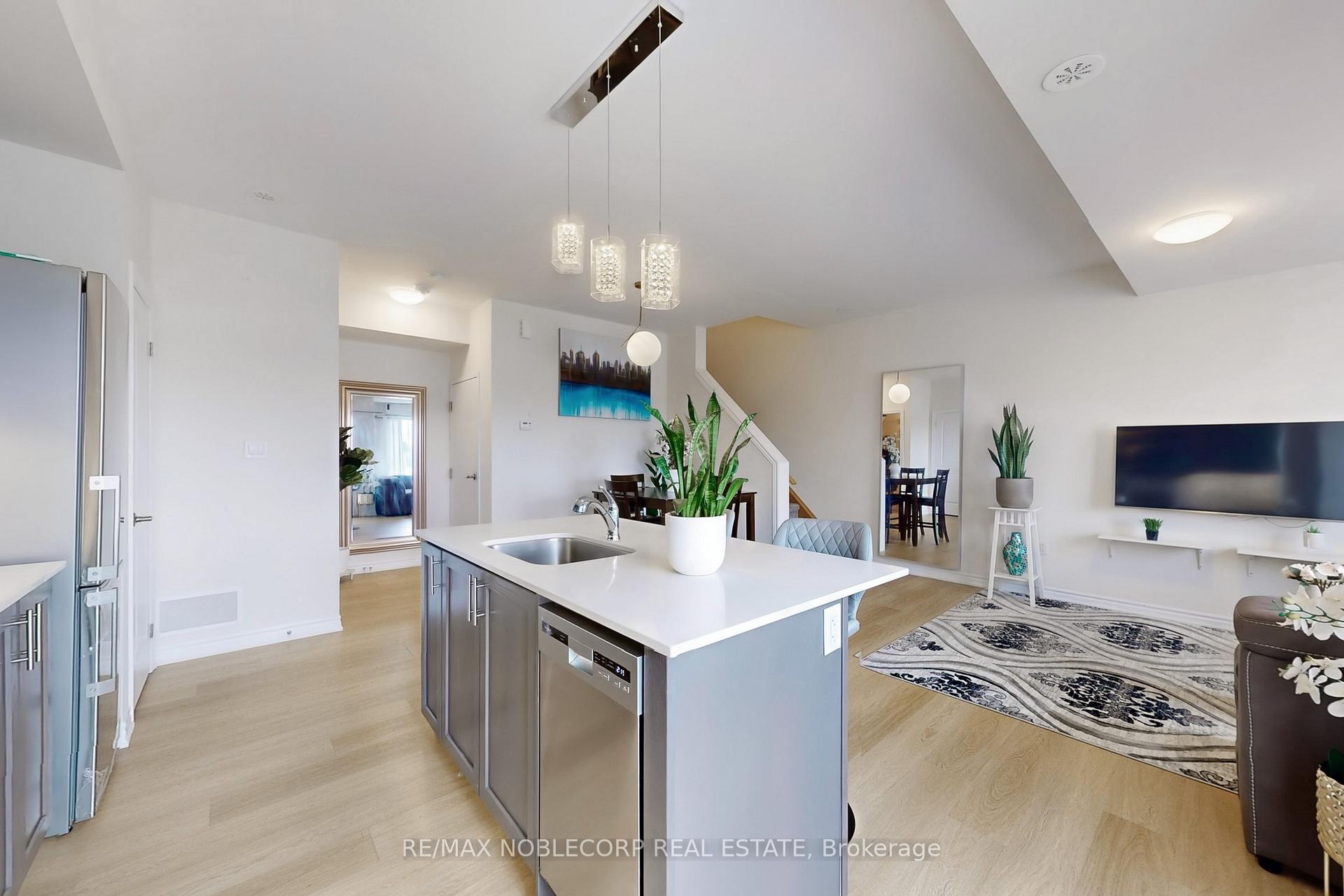 Photo 7 of Unit 15, 470 Beresford Path, Oshawa, Central — HOMEH