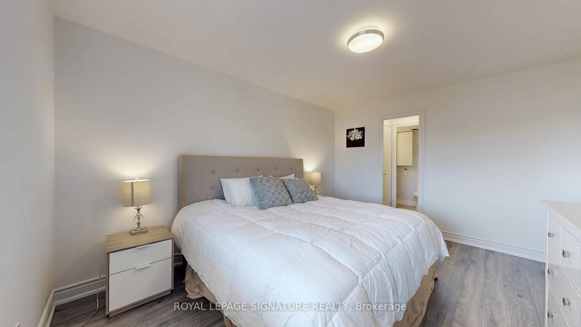 Photo 15 of Unit 508, 80 Inverlochy Boulevard, Markham, Royal Orchard — HOMEH