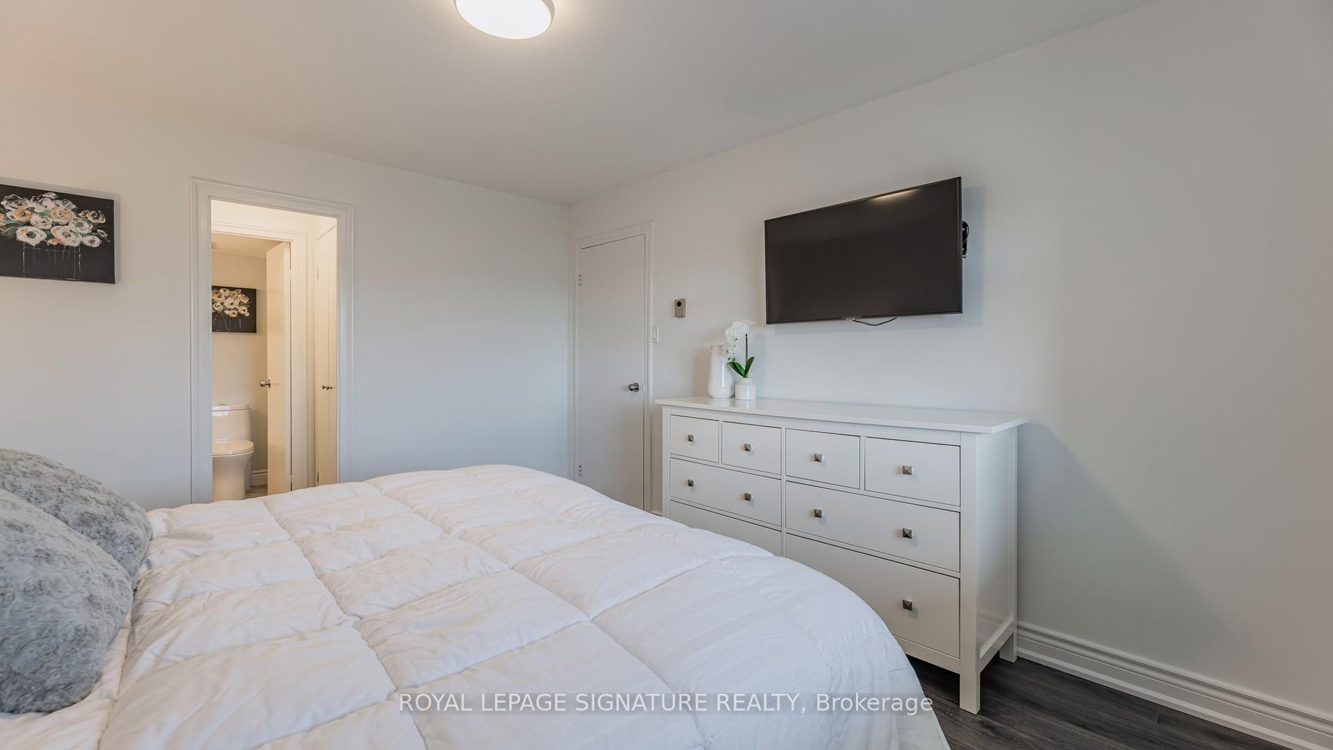 Photo 8 of Unit 508, 80 Inverlochy Boulevard, Markham, Royal Orchard — HOMEH